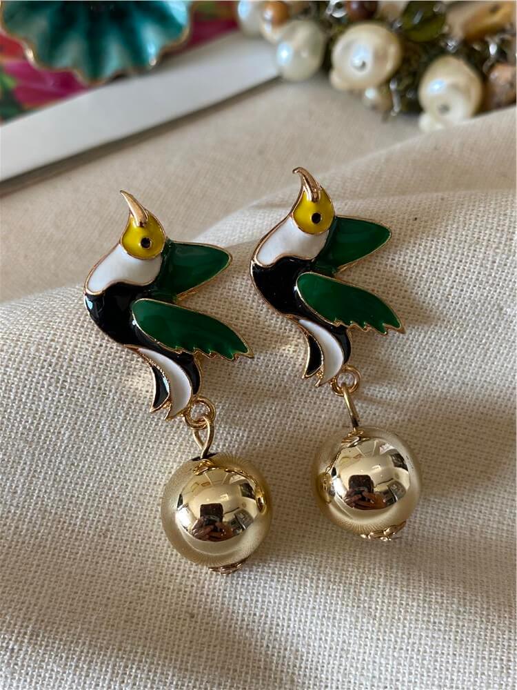 Top Sallantılı Yeşil Kuşlar Küpe