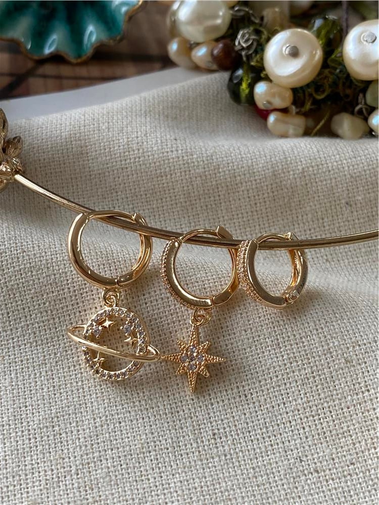 Üçlü Gold Taşlı Uzay Küpe