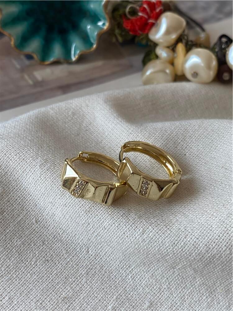 VIP 14K Prizma Desenli Mini Halka Küpe