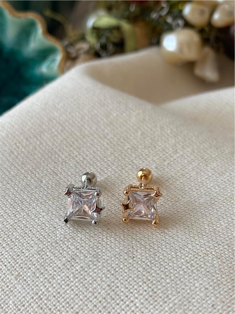 Yıldızlı Kare Taş Piercing