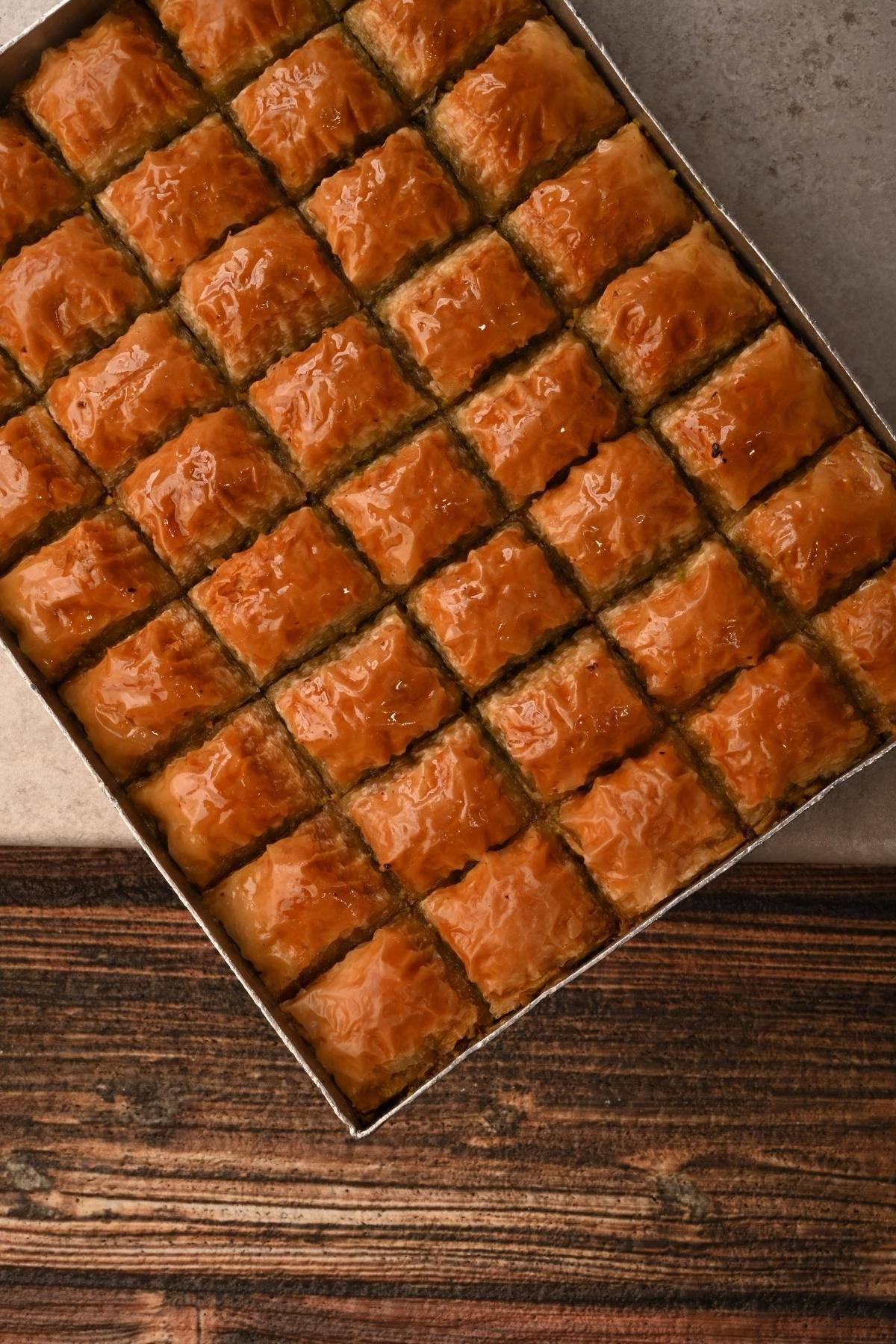 Tepsiyle Fıstıklı Baklava