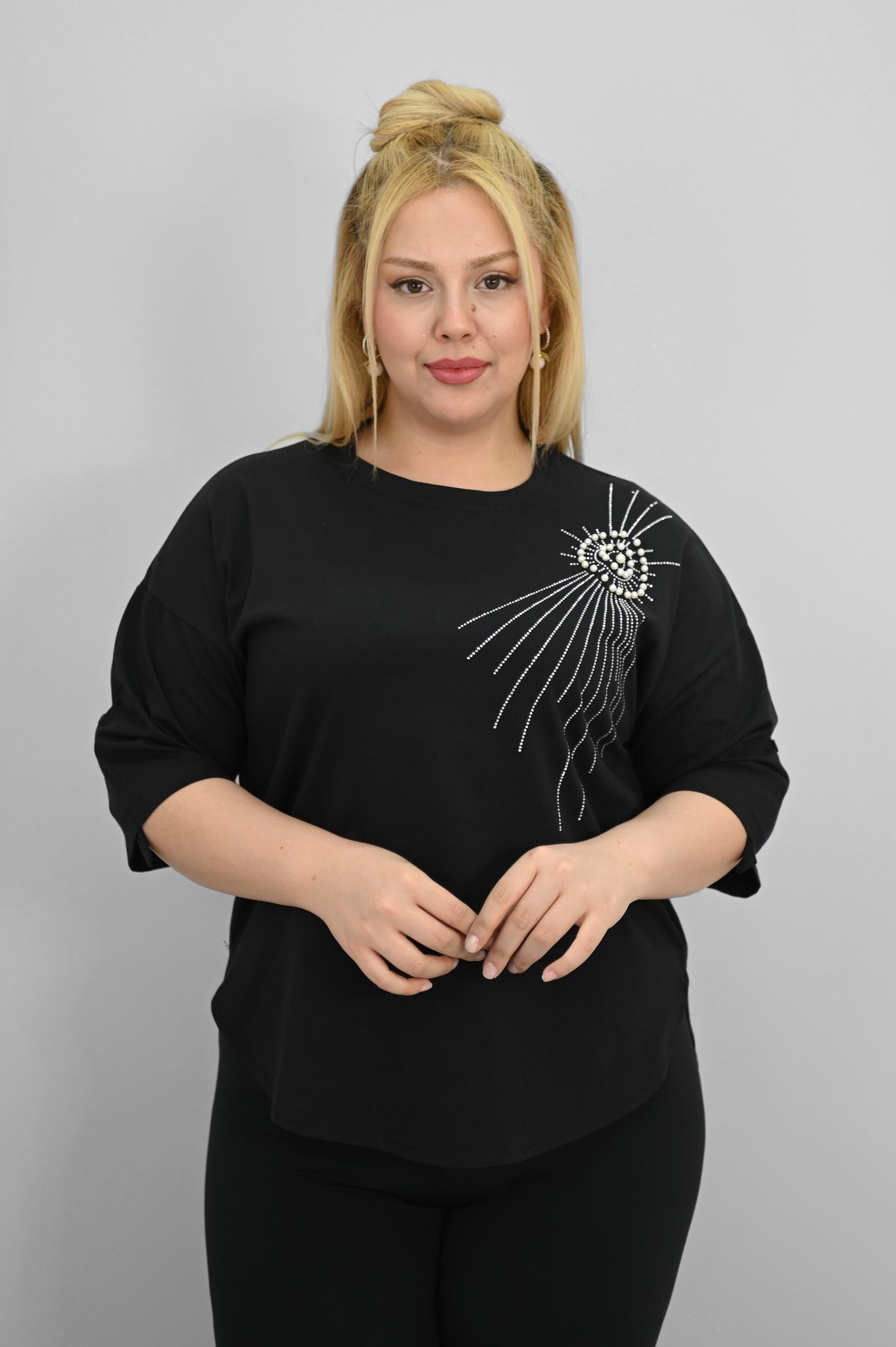 Kadın Büyük Beden Kısa Kollu Taş ve İnci Baskı Detaylı Oversize T-shirt 1925-25