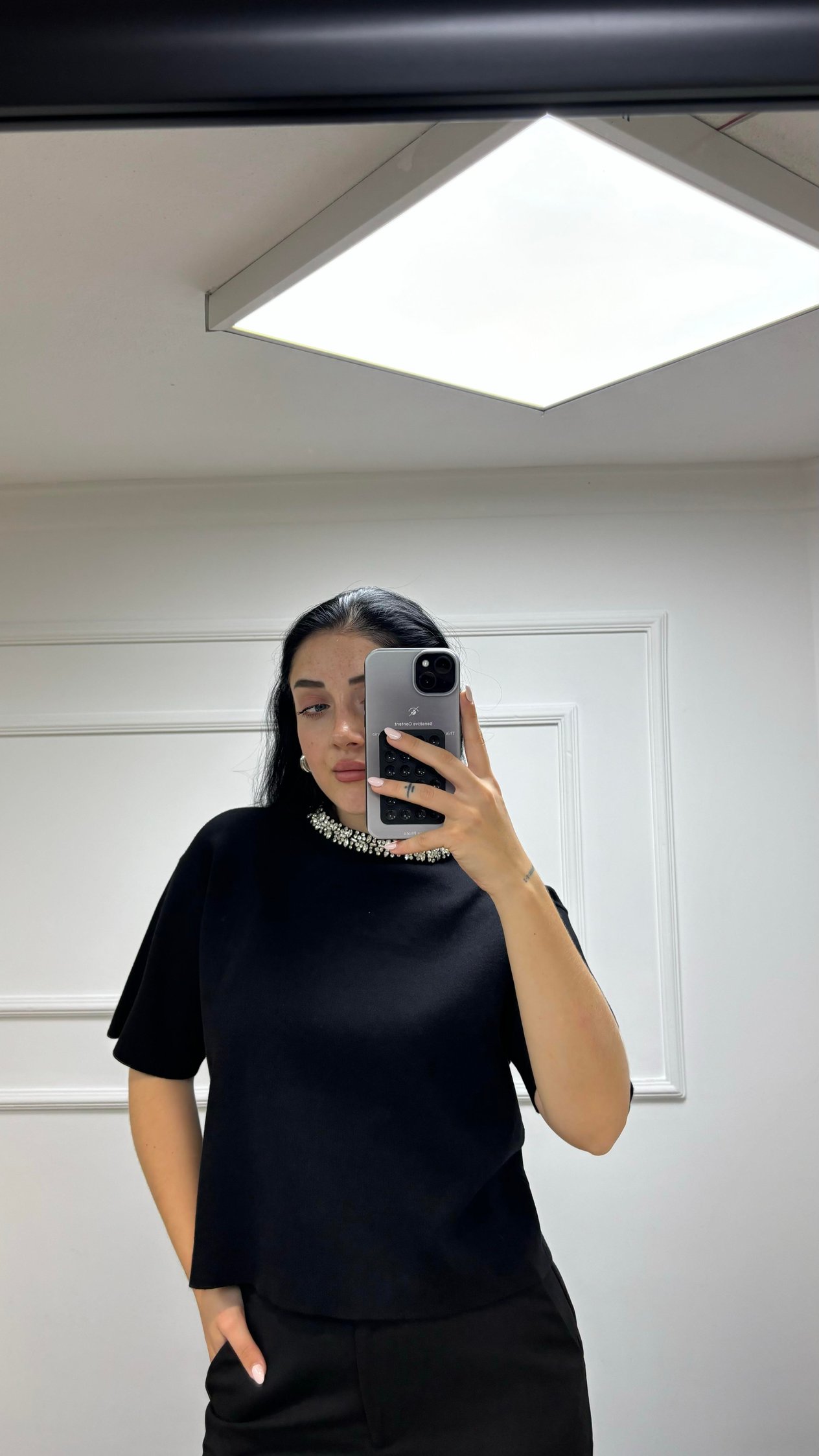 PARLAŞ TAŞ APLİKELİ KISA KOL TRİKO BLUZ