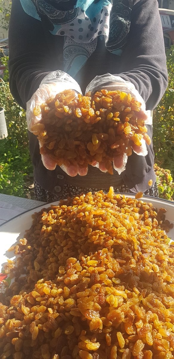 ÇEKİRDEKSİZ KURU ÜZÜM   (1 KG)
