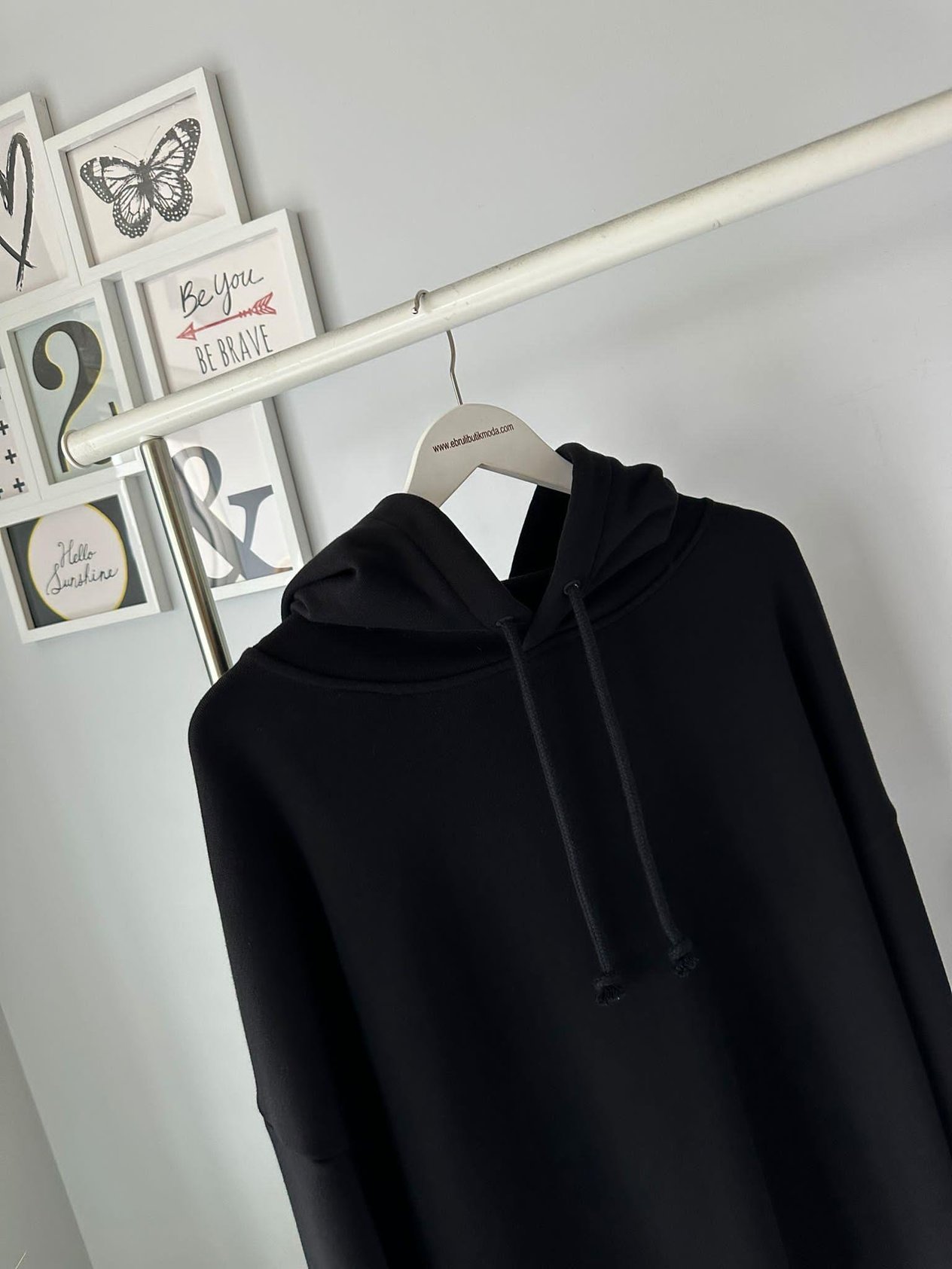 KAPŞONLU SİYAH SWEATSHIRT