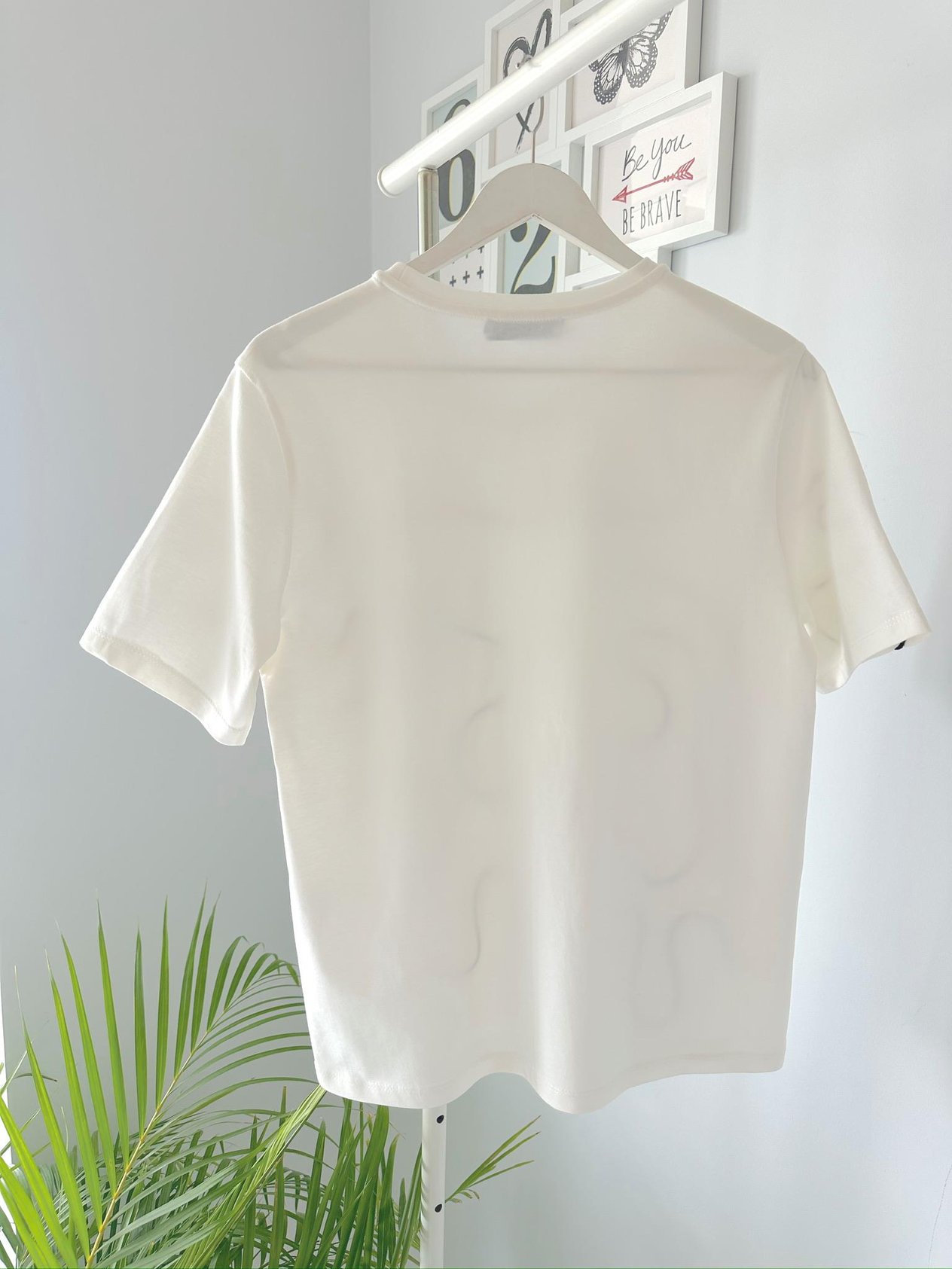 ÖNÜ NAKIŞLI TSHIRT