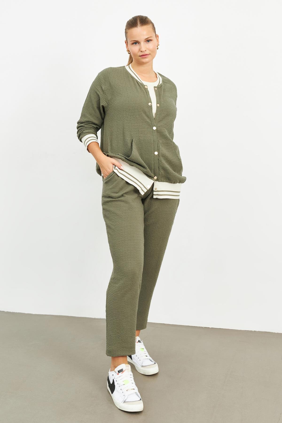 HAKİ DOKULU BOMBER CEKET | curly