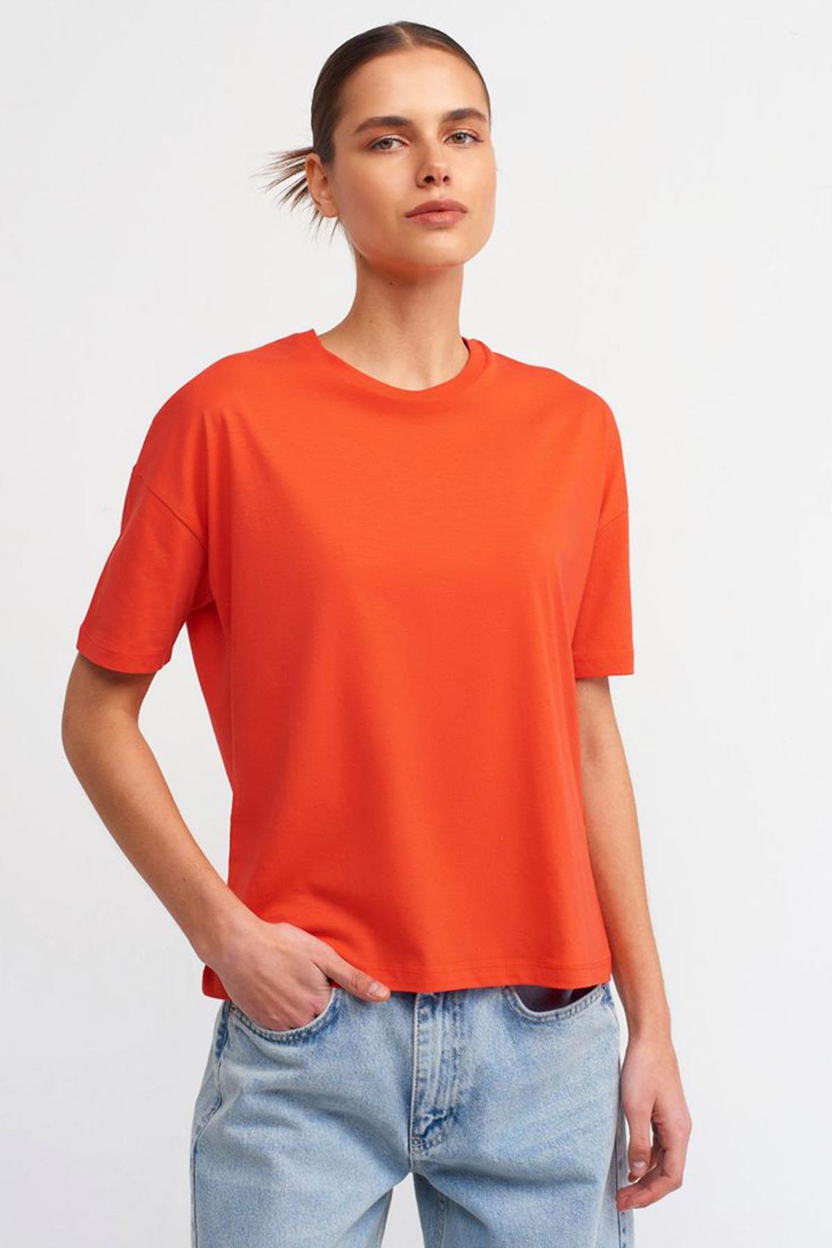 Kadın Bisiklet Yaka Kısa Kollu Basic Tshirt - KIRMIZI