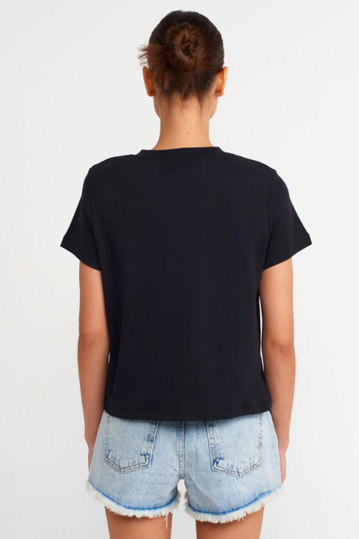Kadın Kalp Nakışlı Bisiklet Yaka Pamuklu Tshirt - SİYAH