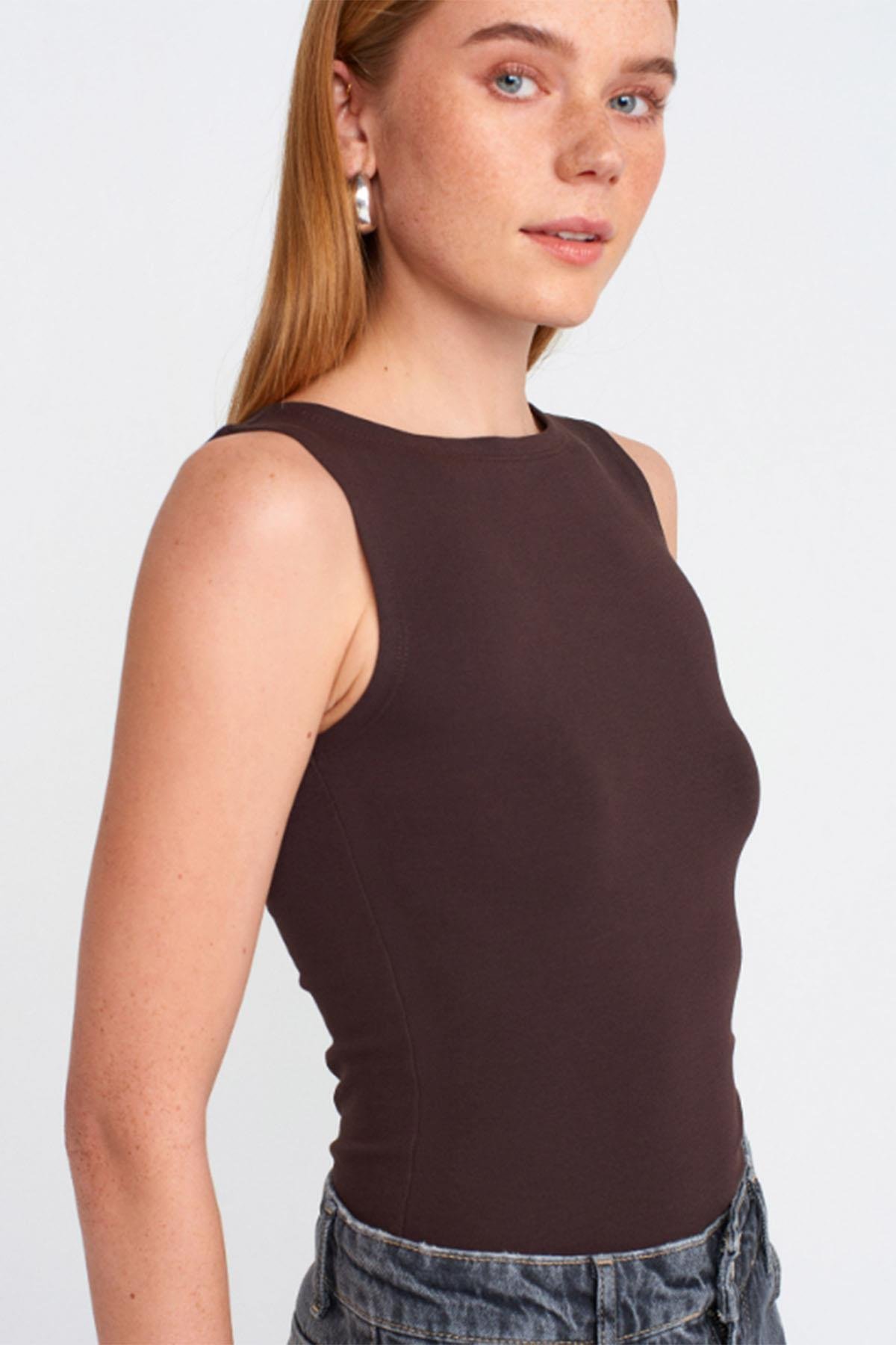 Kadın Kayık Yaka Kolsuz Crop Top - KOYU KAHVE
