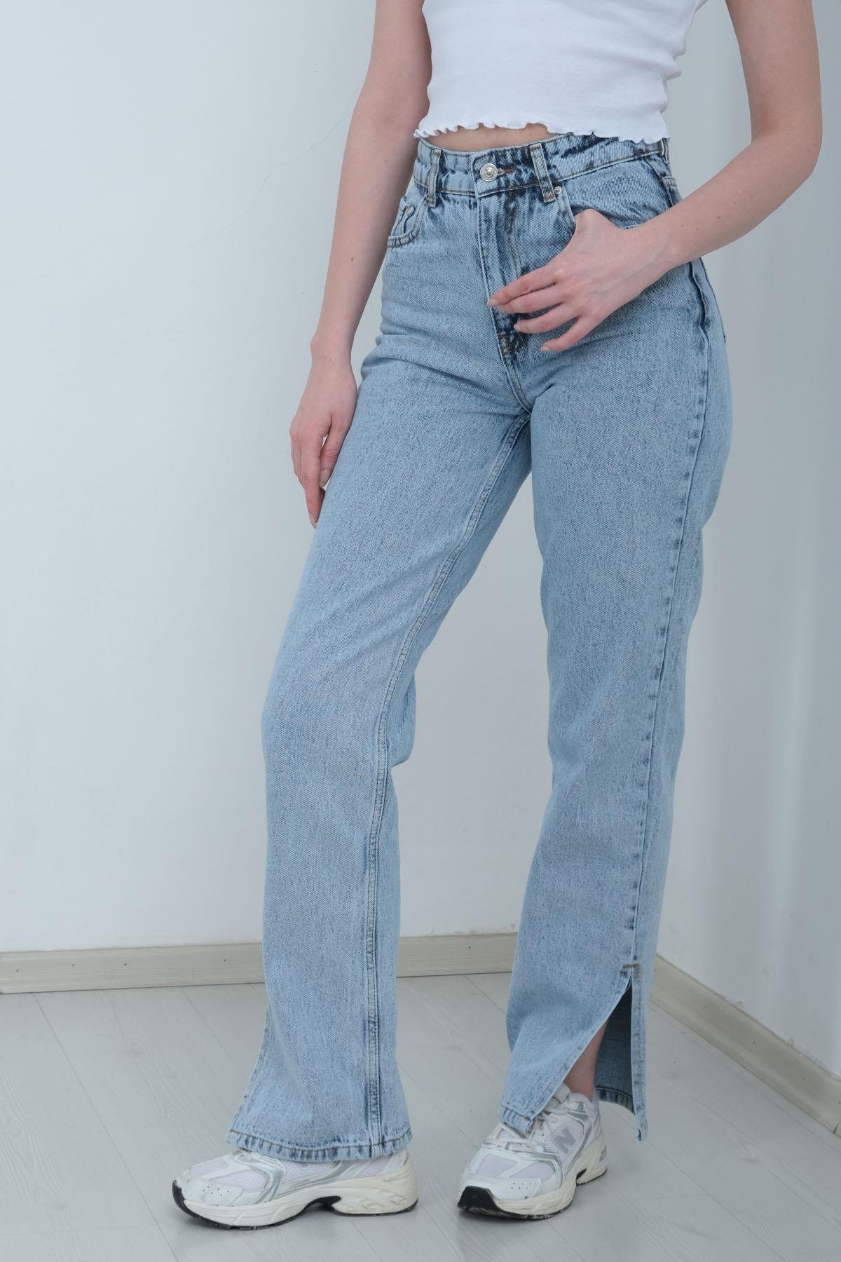 Kadın Paçası Yandan Yırtmaçlı Mom Jean - AÇIK MAVİ