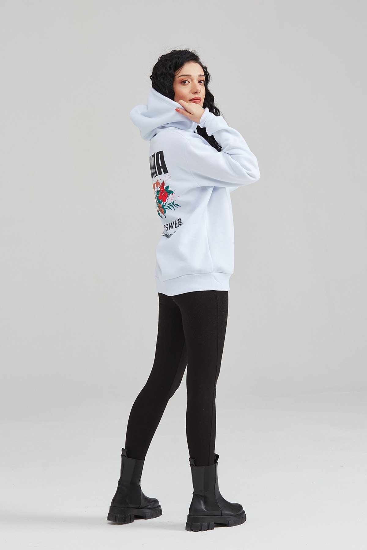 KADIN PUMA BASKILI SWEATSHIRT
