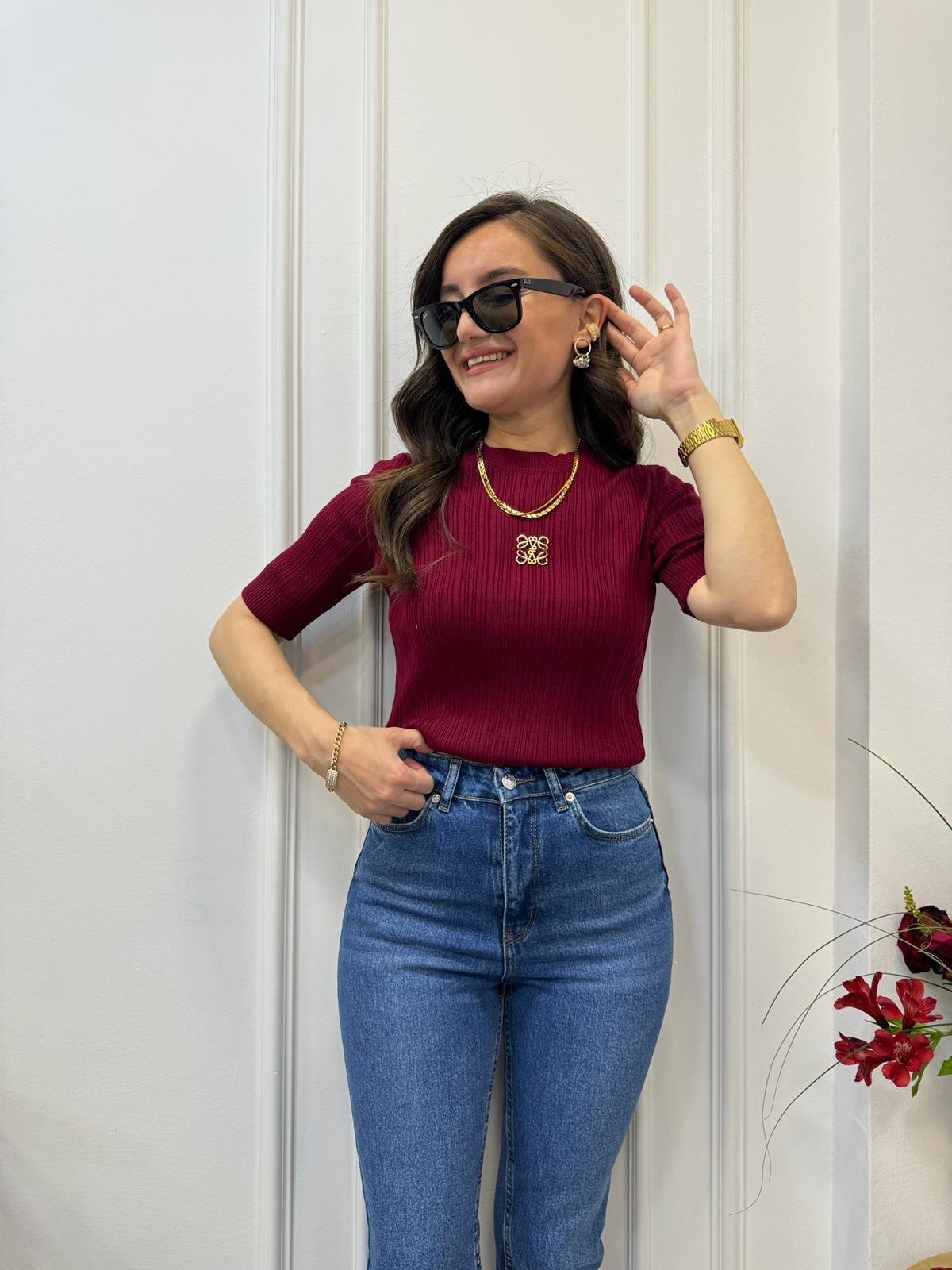 Bordo Bisiklet Yaka Önü Gold Aksesuar Detaylı Kısa Kollu Bluz 2276