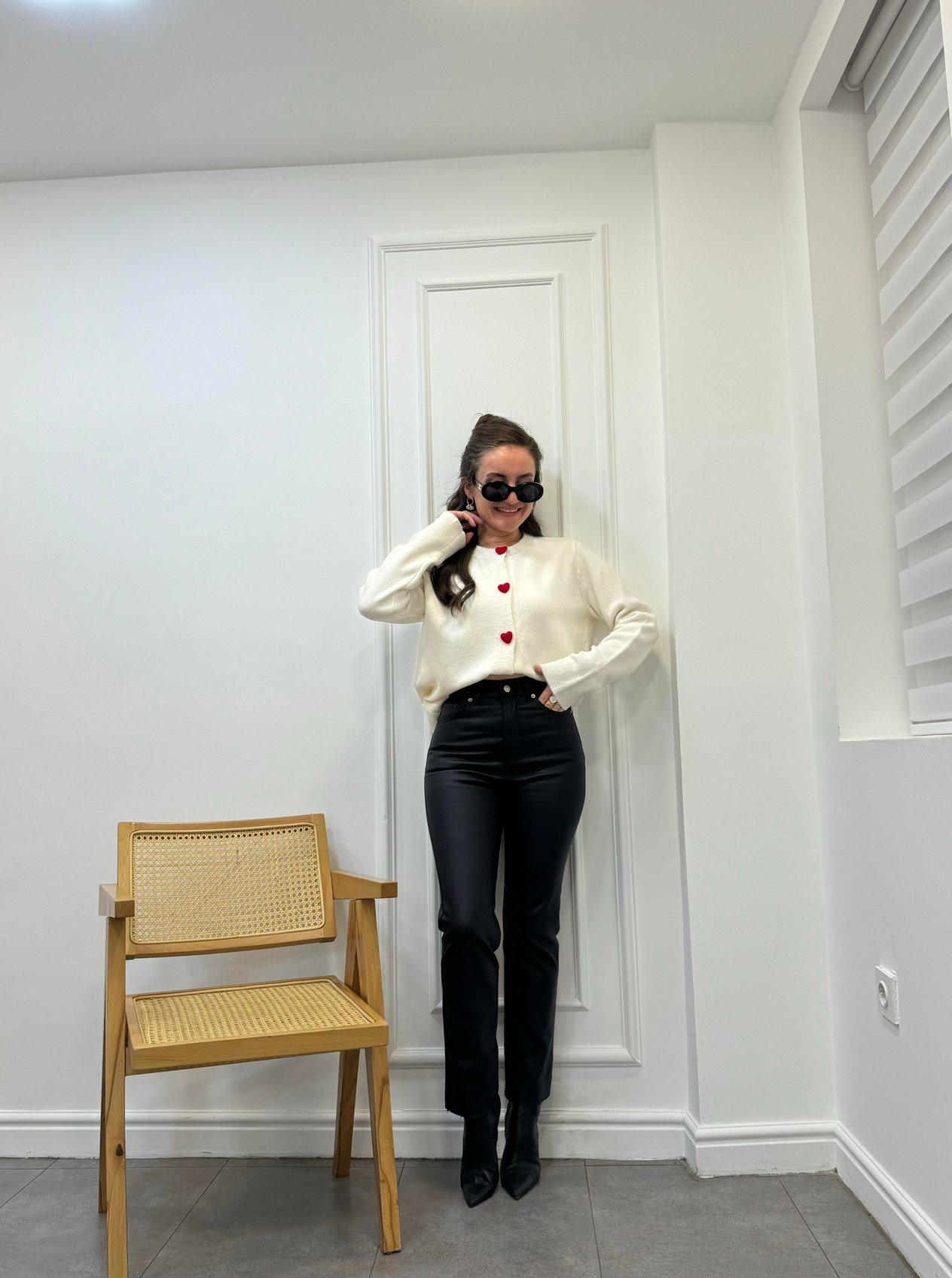 Ekru Kalp Örme Düğmeli Triko Hırka 241075
