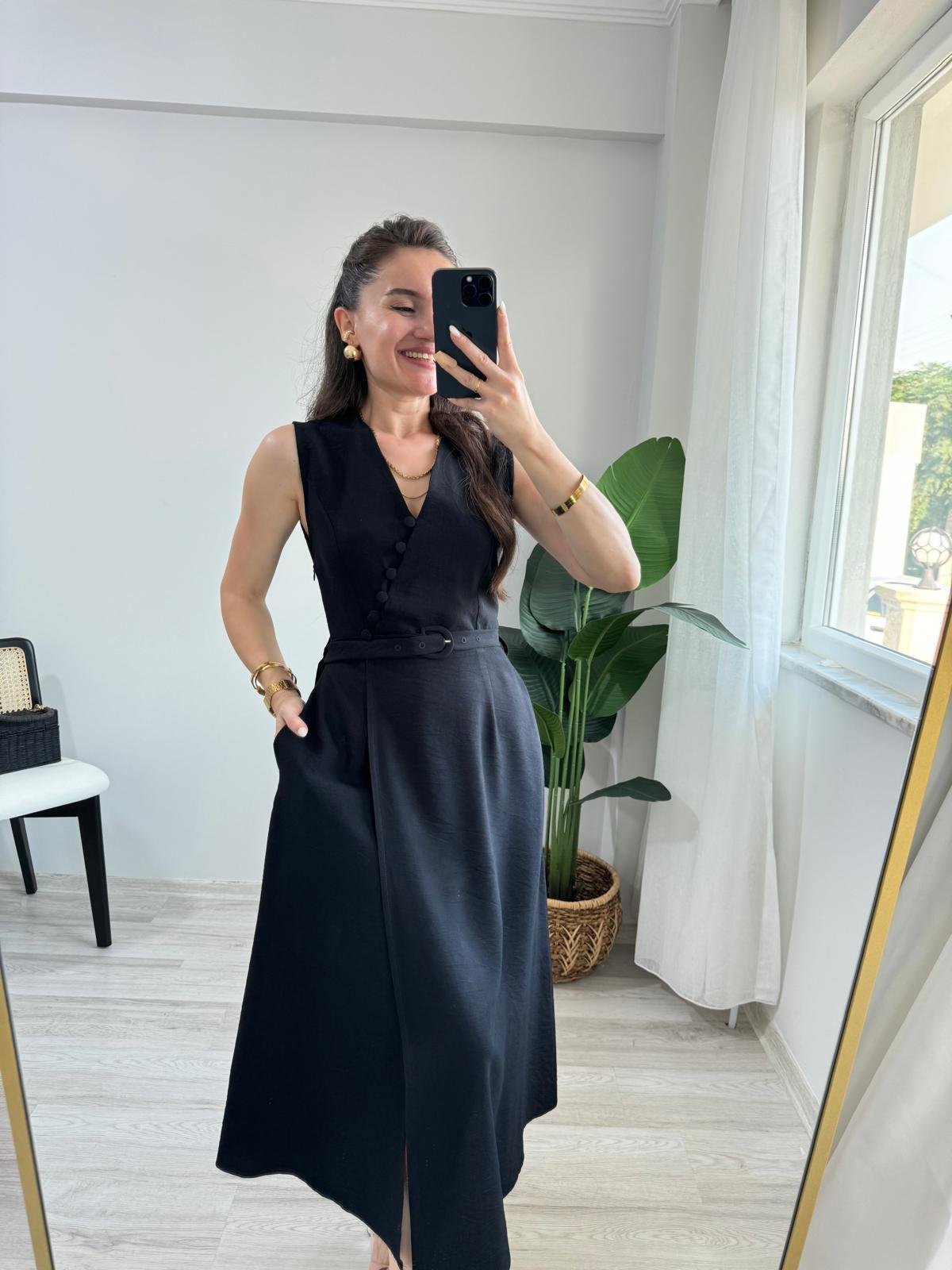 Siyah Önü Düğme Detaylı Kemerli Elbise 212