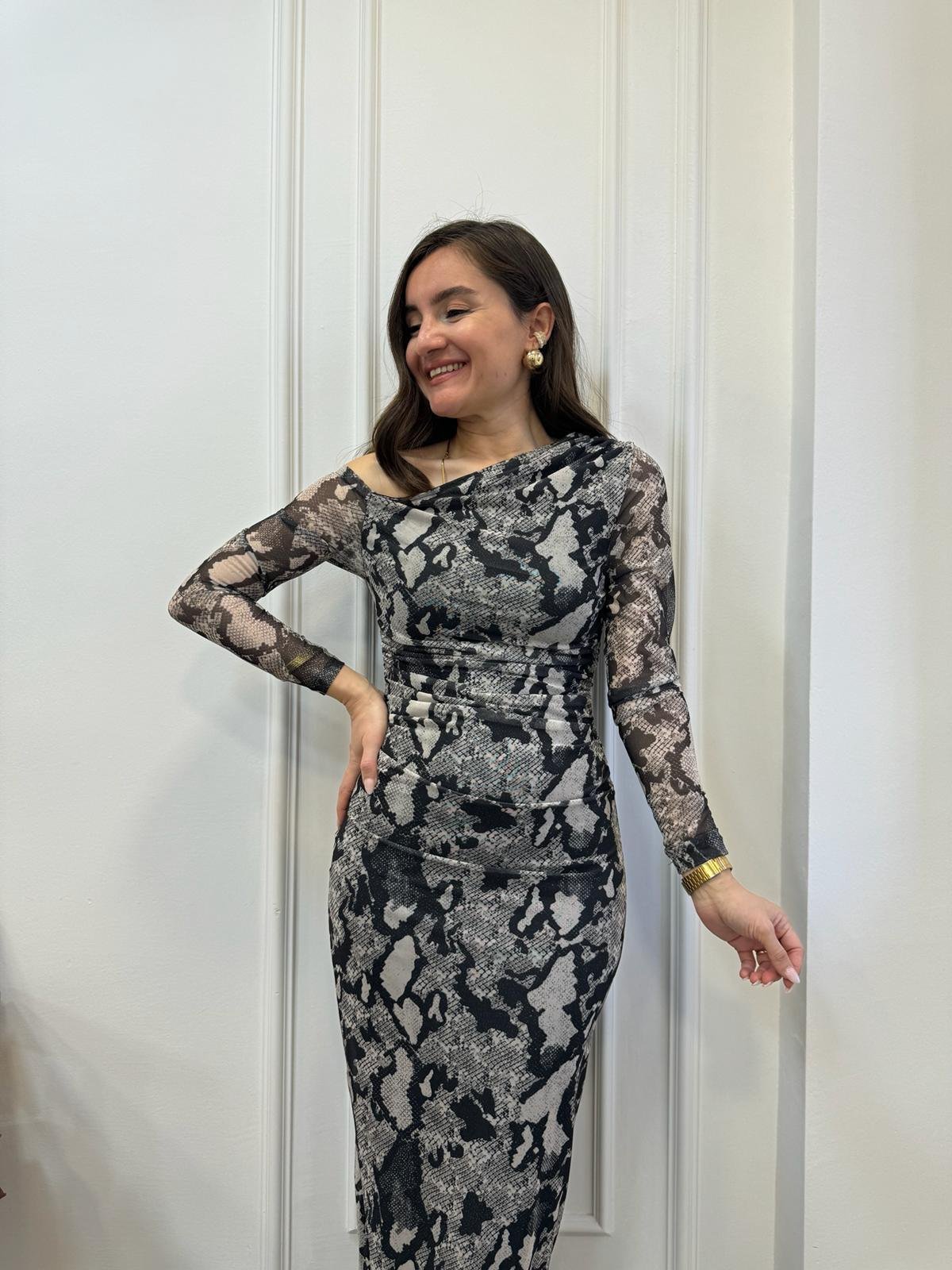 Siyah Taş Desenli Tek Omuz Detaylı Batik Elbise 4064