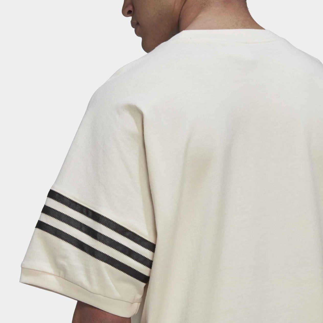 adidas Adicolor Neuclassics Erkek Tişört