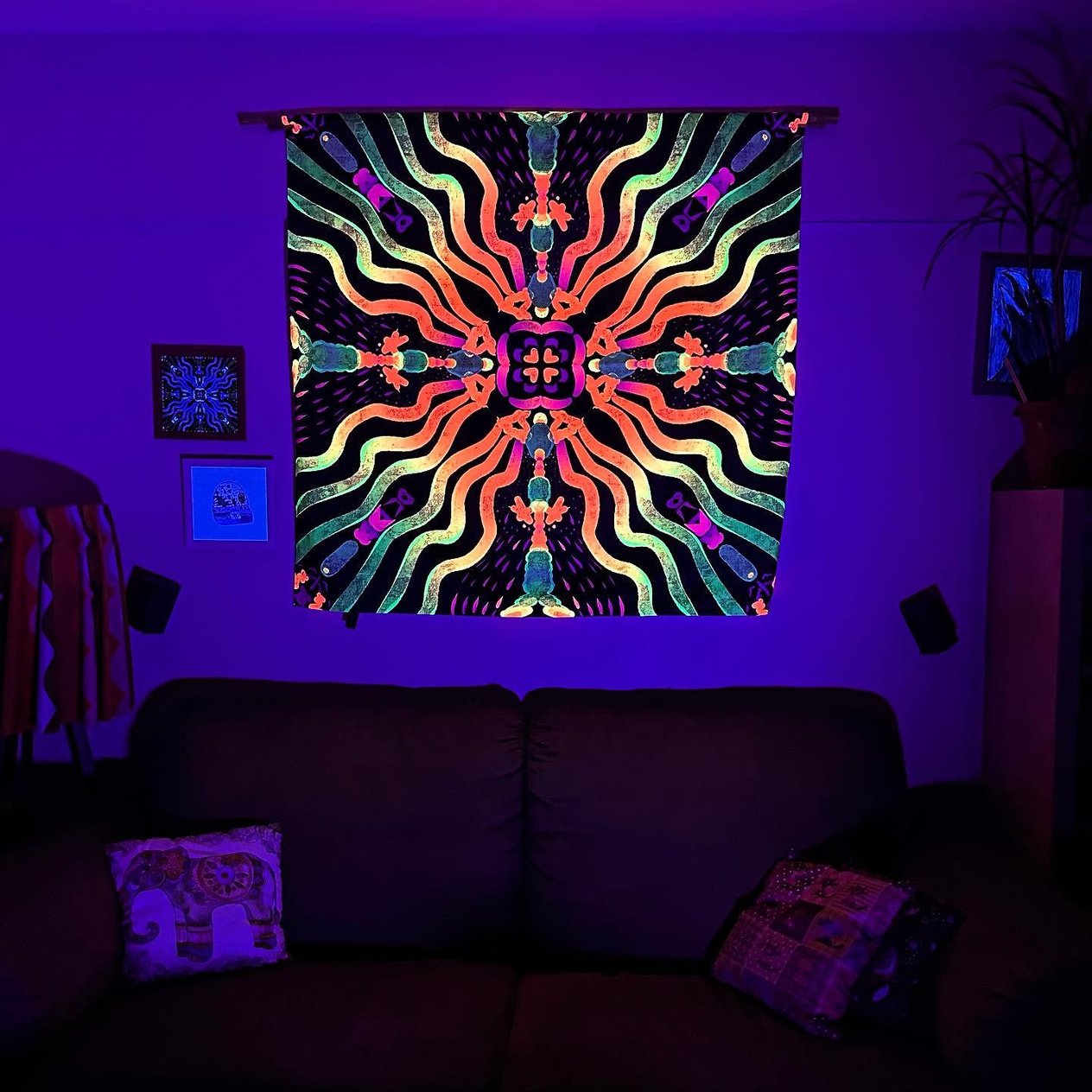 R A V E - N E O N / Neon Duvar Örtüsü Tapestry