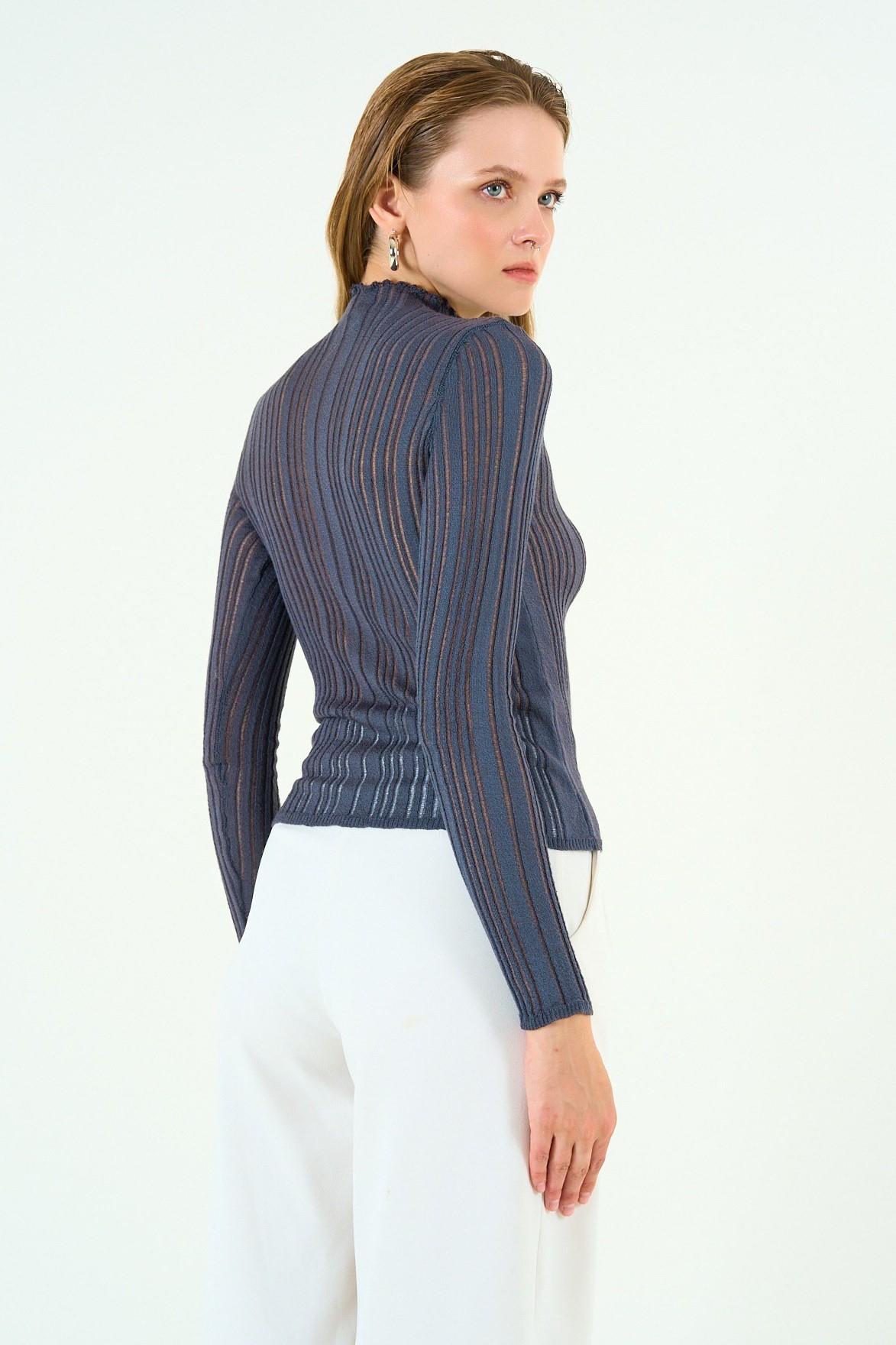 Ajurlu Dik Yaka Bluz QS241030