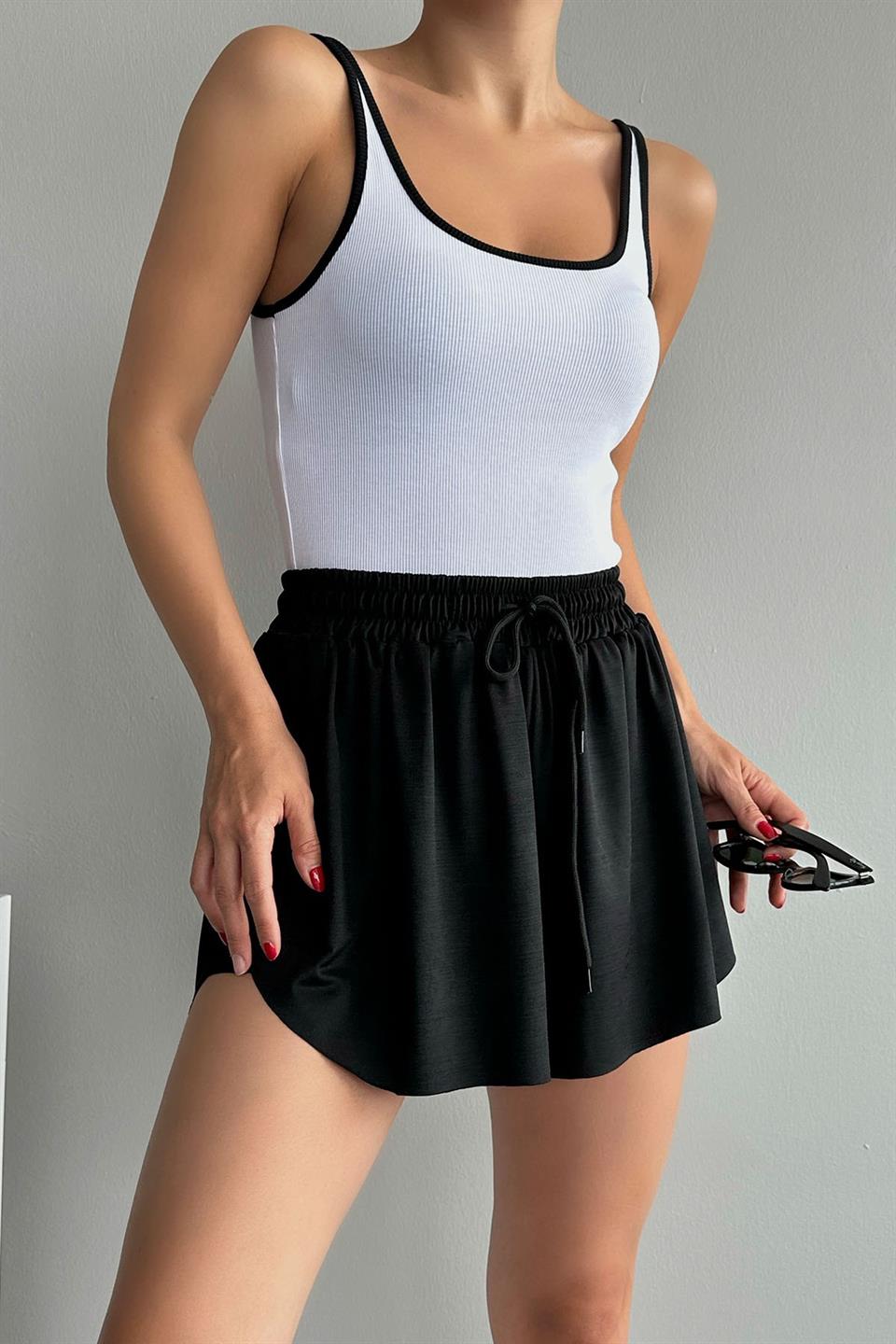 Beli Lastikli Bol Kesim Şort QS231001