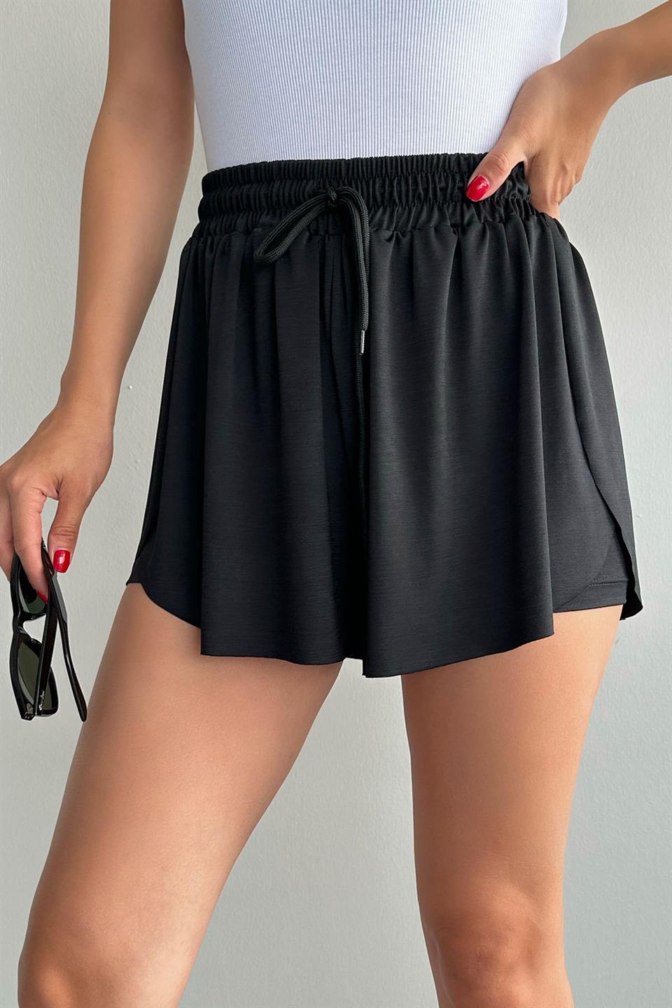 Beli Lastikli Bol Kesim Şort QS231001