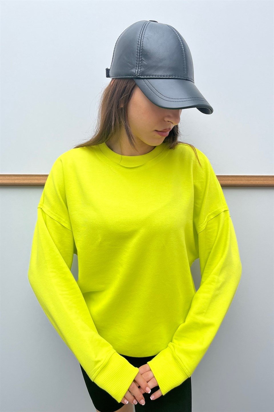 Bisiklet Yaka Beli Yırtmaç Detaylı Sweatshirt MS9002