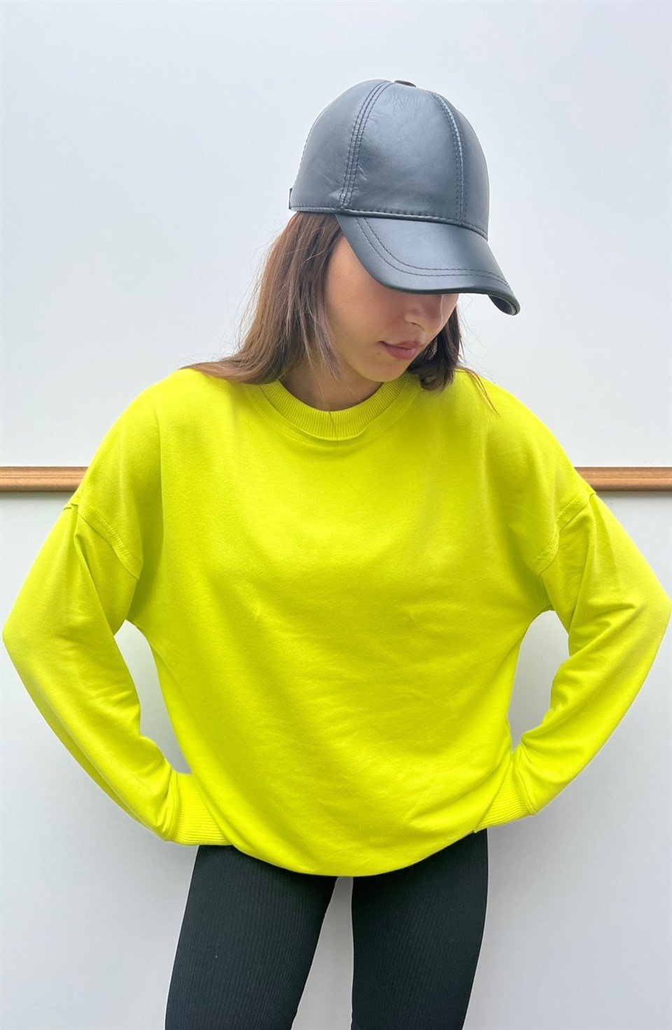 Bisiklet Yaka Beli Yırtmaç Detaylı Sweatshirt MS9002