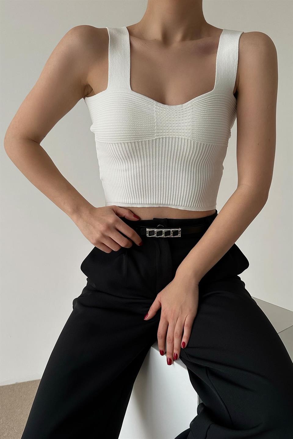 Kalın Askılı Kalp Yaka Fitilli Crop QS390047
