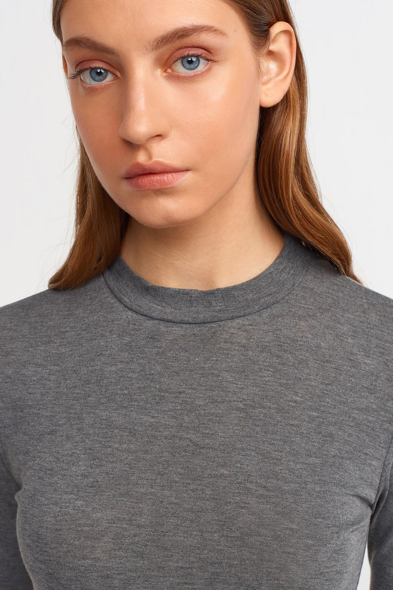 Yüksek Yakalı Kısa Kollu Basic T-shirt DL30481