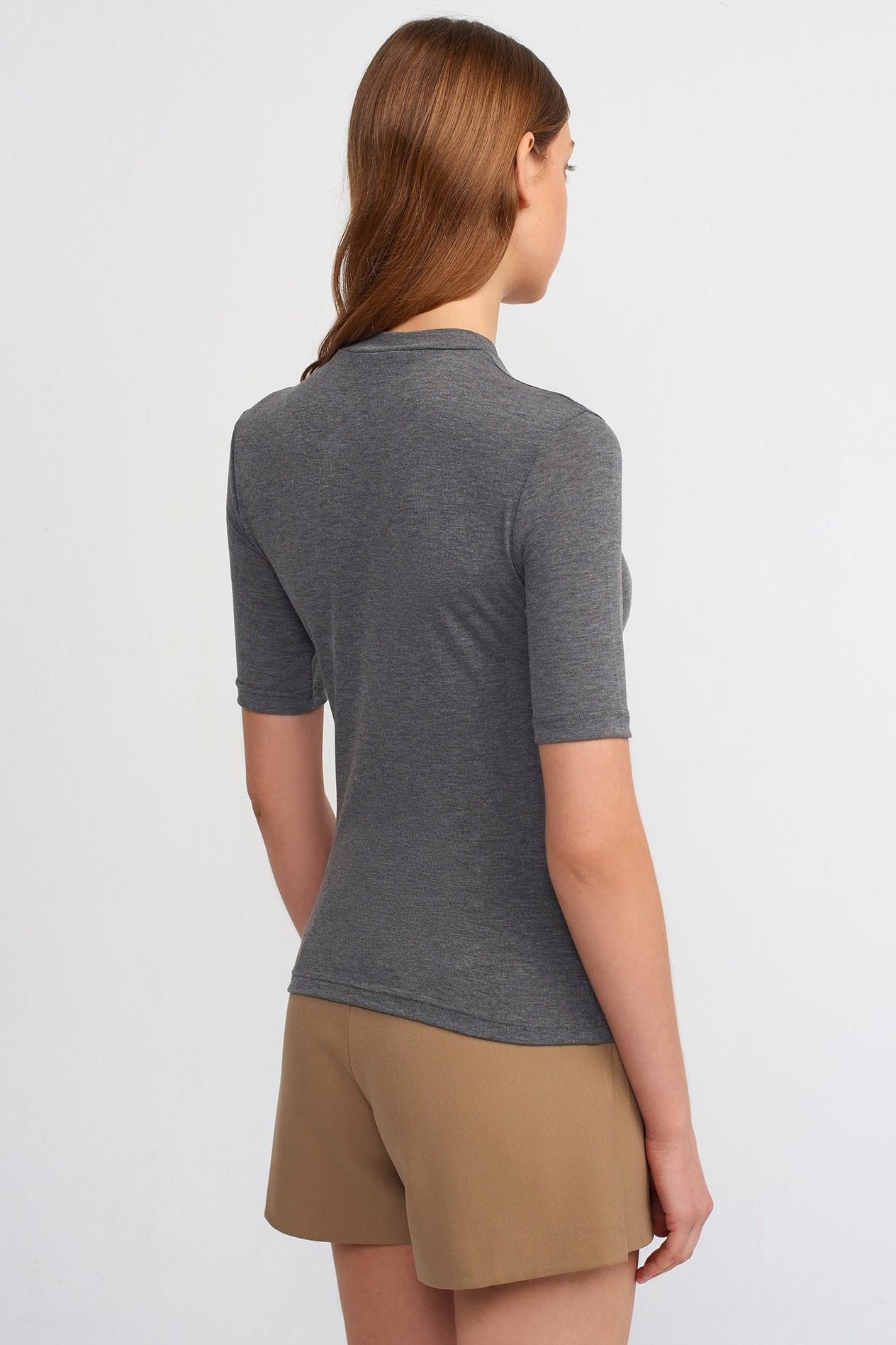 Yüksek Yakalı Kısa Kollu Basic T-shirt DL30481