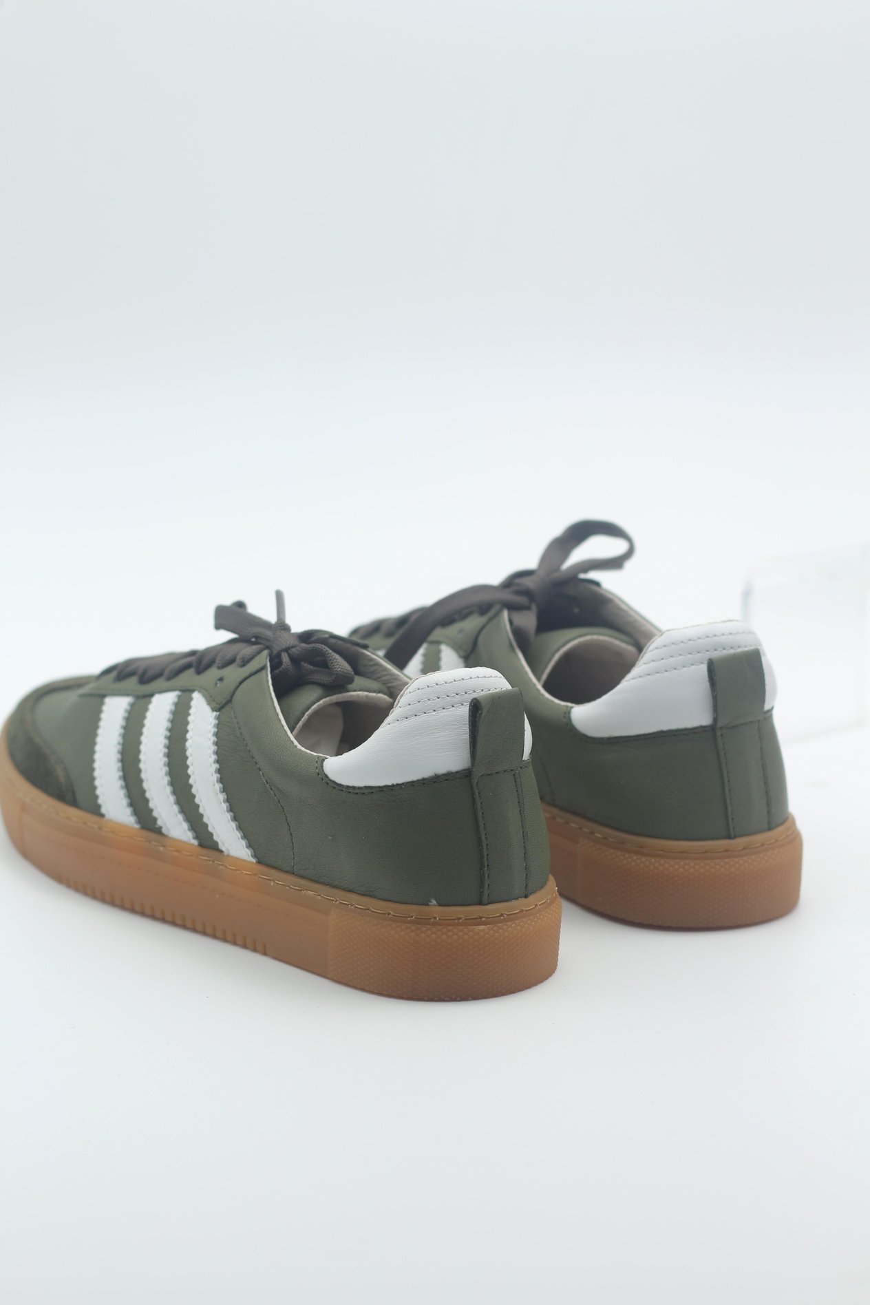 MASİSMASİS HİRE HAKİ BEYAZ VİZON SİYAH SNEAKER