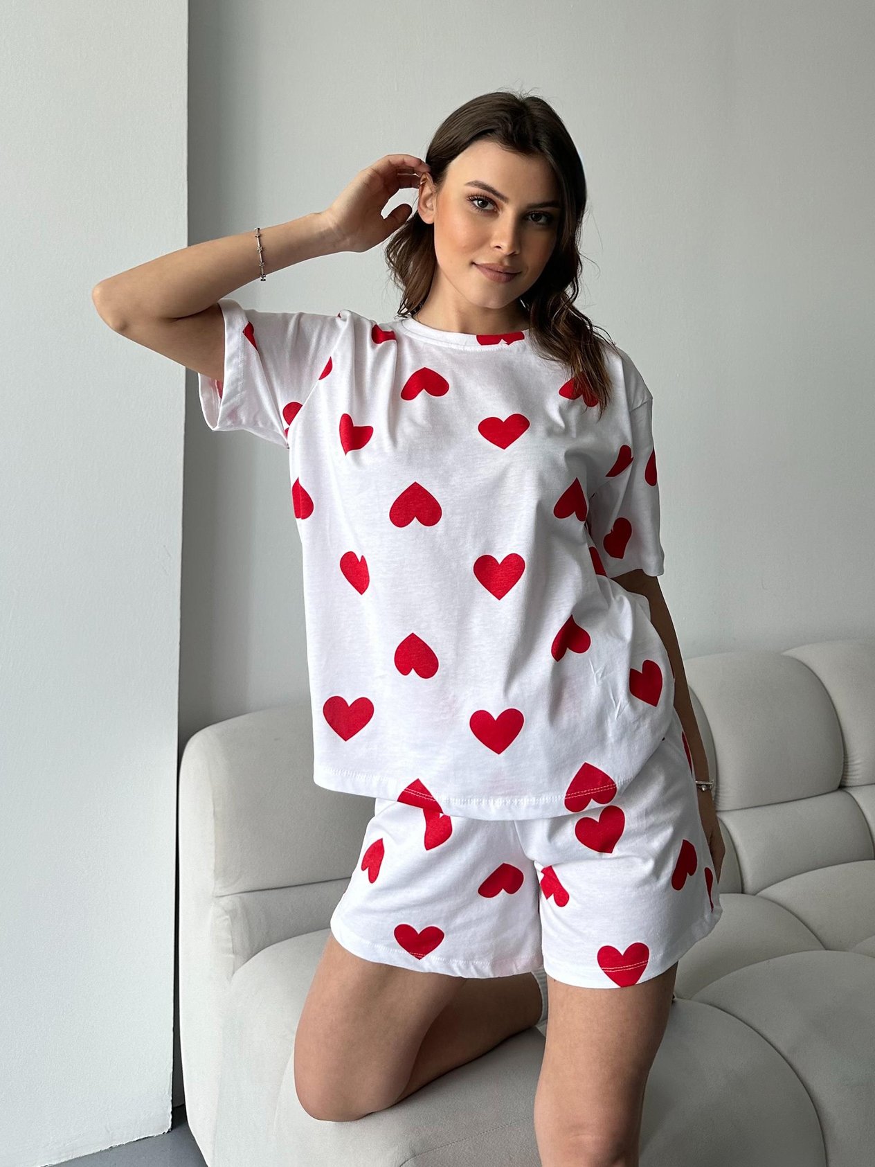 Kalpli Beyaz Şortlu Pijama Takımı