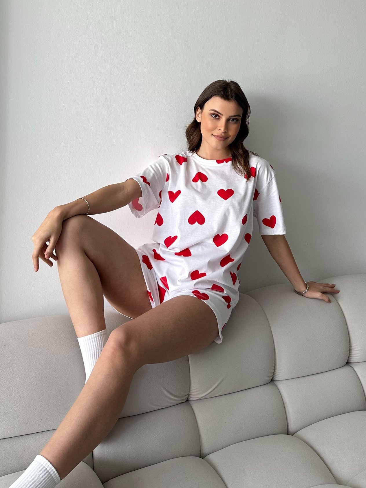 Kalpli Beyaz Şortlu Pijama Takımı