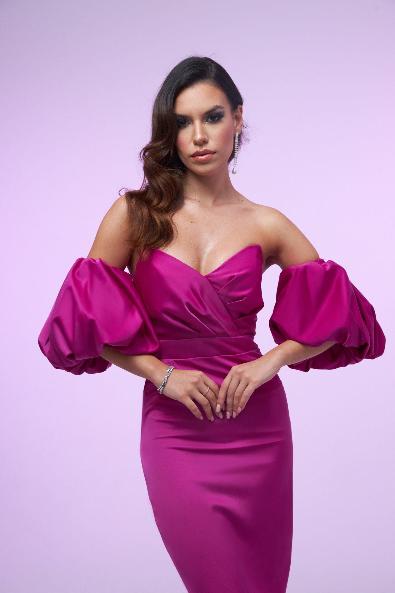 55844-8CARMENCarmen Fuşya Saten Balon Kol Kısa Abiye Elbise