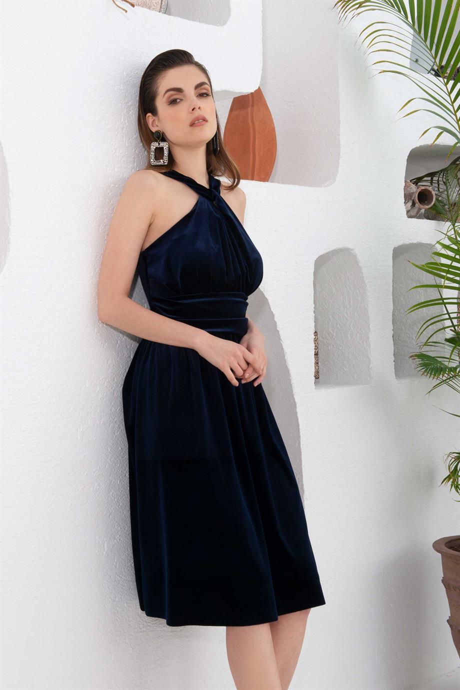 55987-14CARMENCarmen Lacivert Kadife Yakası Çapraz Kısa Abiye Elbise
