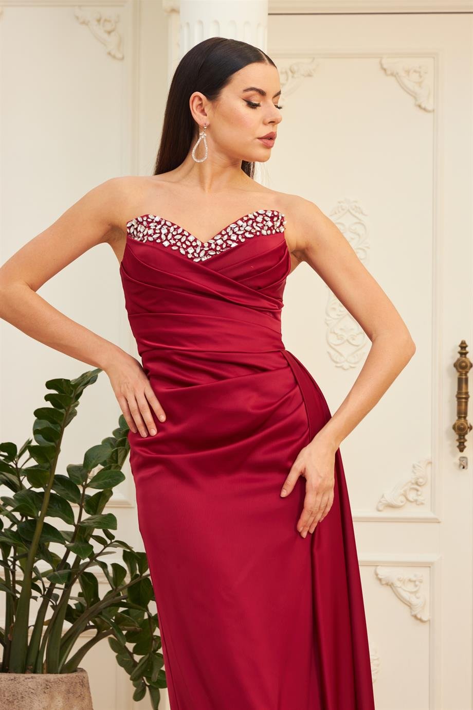 58080-3CARMENCarmen Bordo Saten Straplez Taşlı Uzun Abiye Elbise