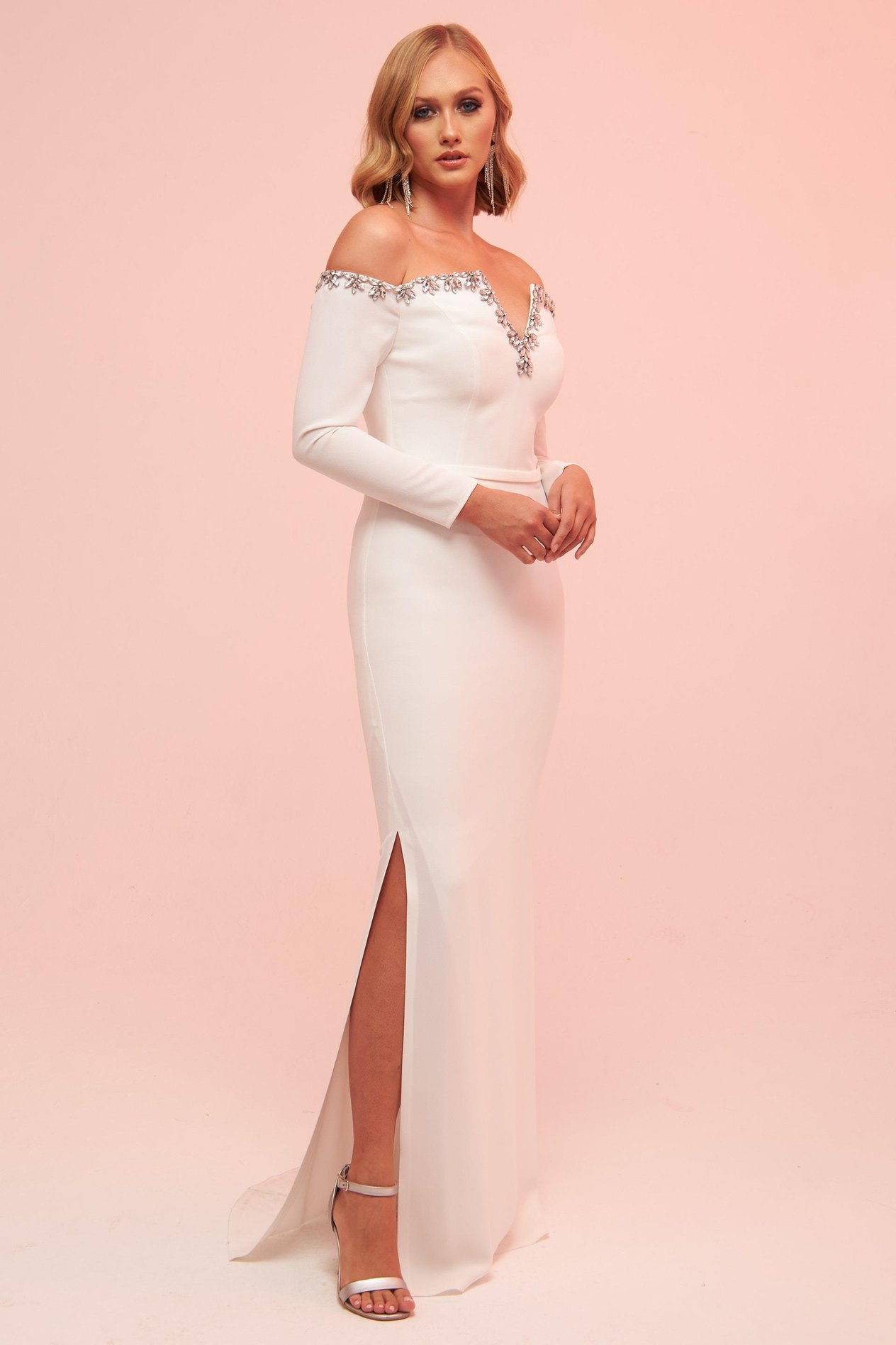 58099-6CARMENCarmen Ekru Kayık Yaka İşlemeli Krep Nikah Elbisesi