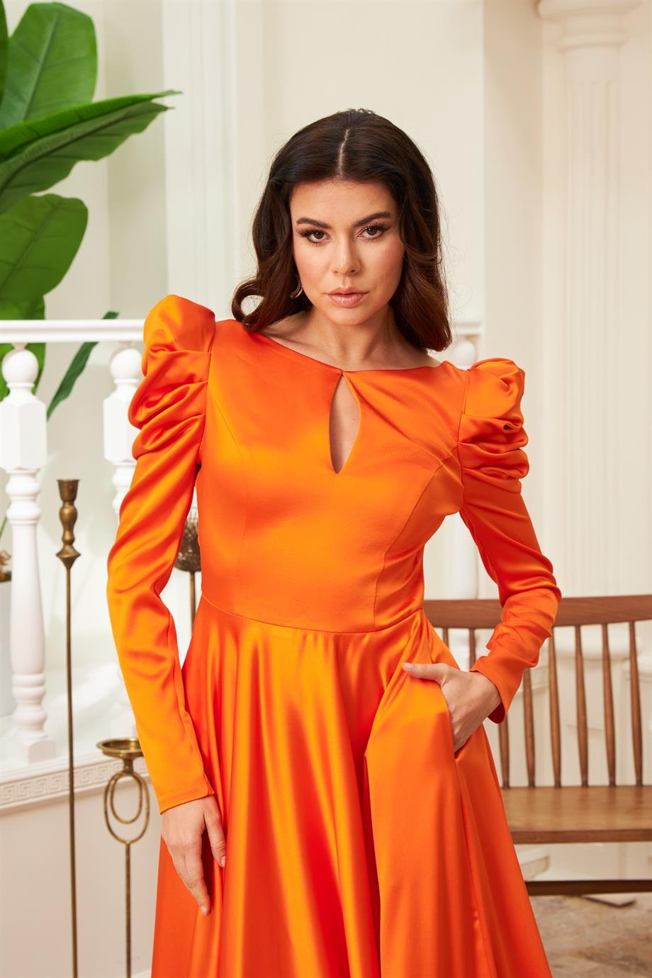 58125-106CARMENCarmen Orange Saten Sırtı Açık Uzun Nişanlık Elbise