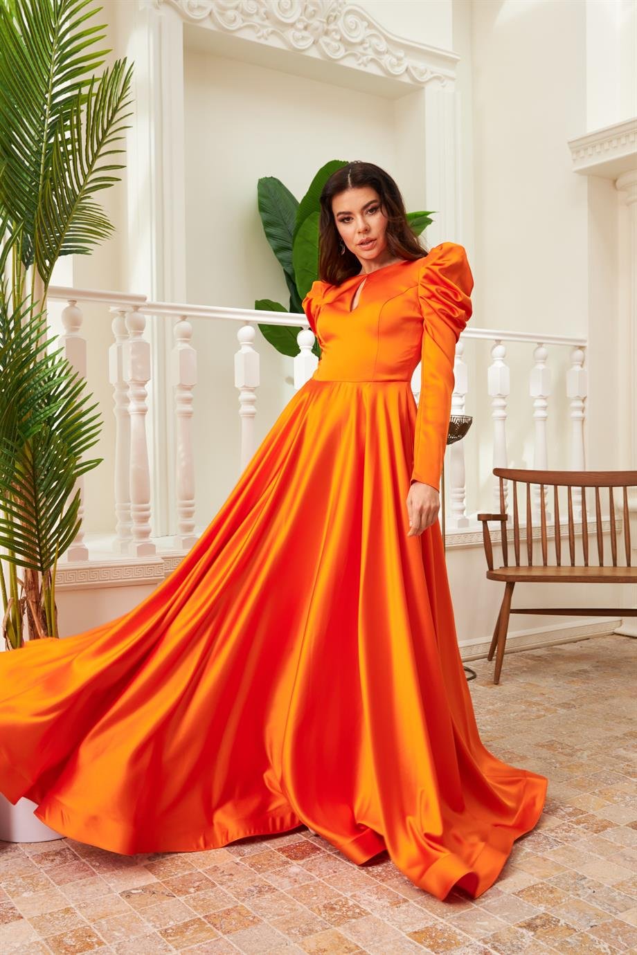 58125-106CARMENCarmen Orange Saten Sırtı Açık Uzun Nişanlık Elbise
