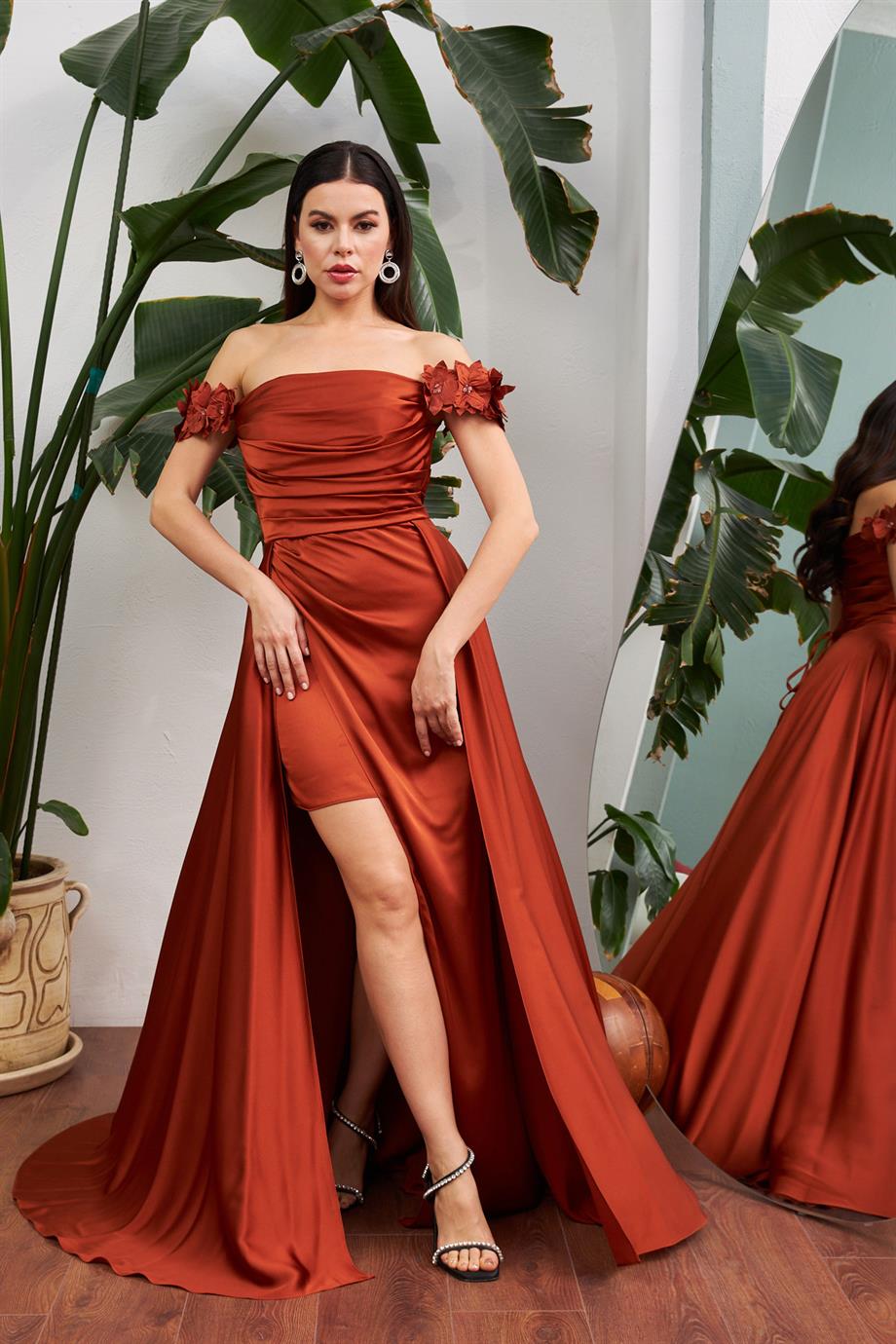 58162-84CARMENCarmen Taba Saten Omuzu Çiçekli Uzun Abiye Elbise