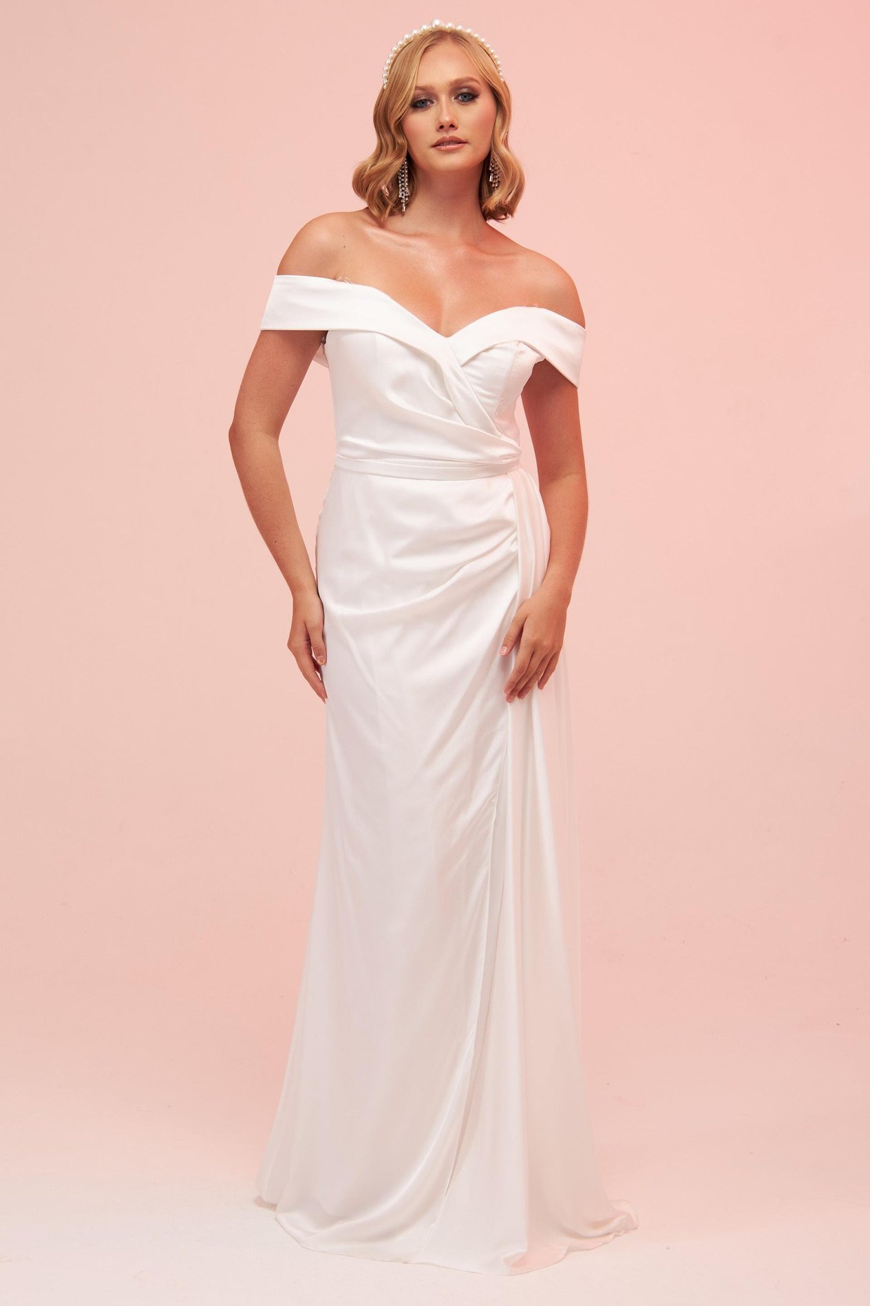 58219-6CARMENCarmen Ekru Yandan Kuyruklu Yırtmaçlı Saten Nikah Elbisesi