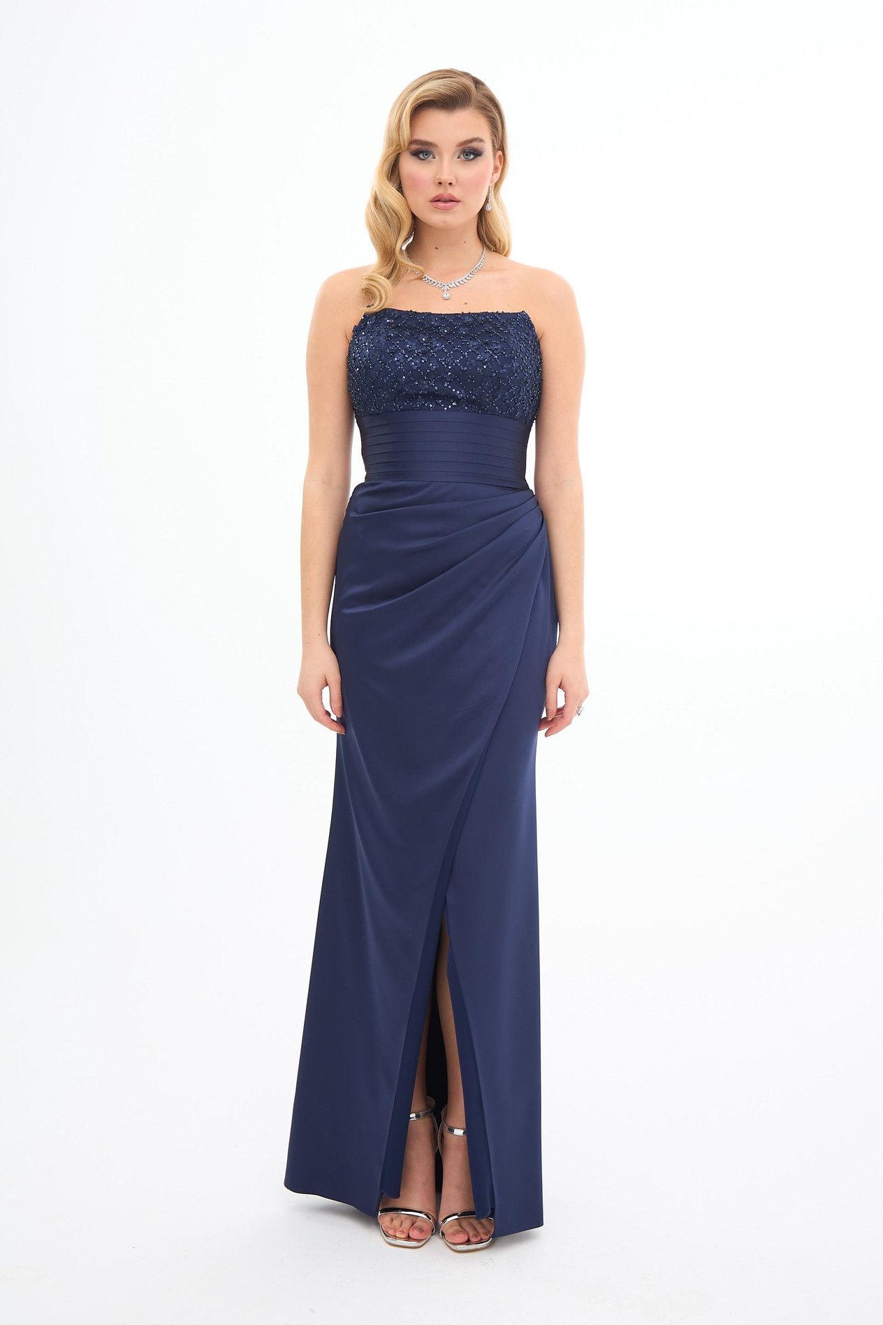 58360-14CARMENCarmen Lacivert Straplez Yırtmaçlı Saten Abiye Elbise