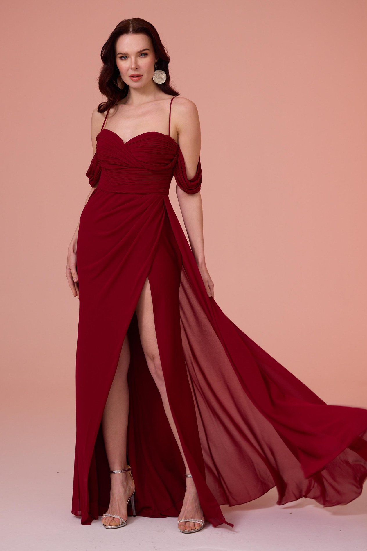 58478-3CARMENCarmen Bordo Düşük Kollu Şifon Abiye Elbise