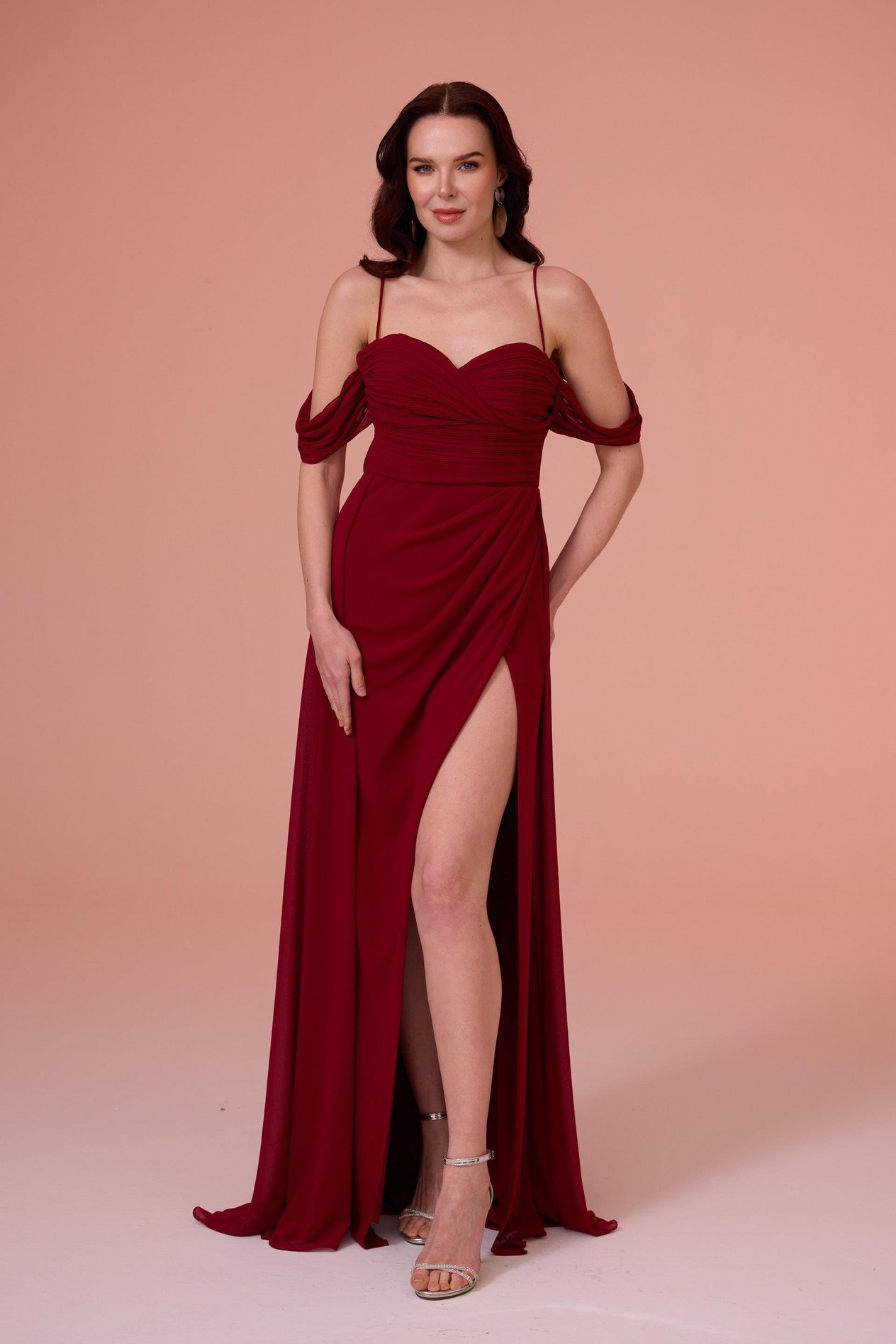 58478-3CARMENCarmen Bordo Düşük Kollu Şifon Abiye Elbise