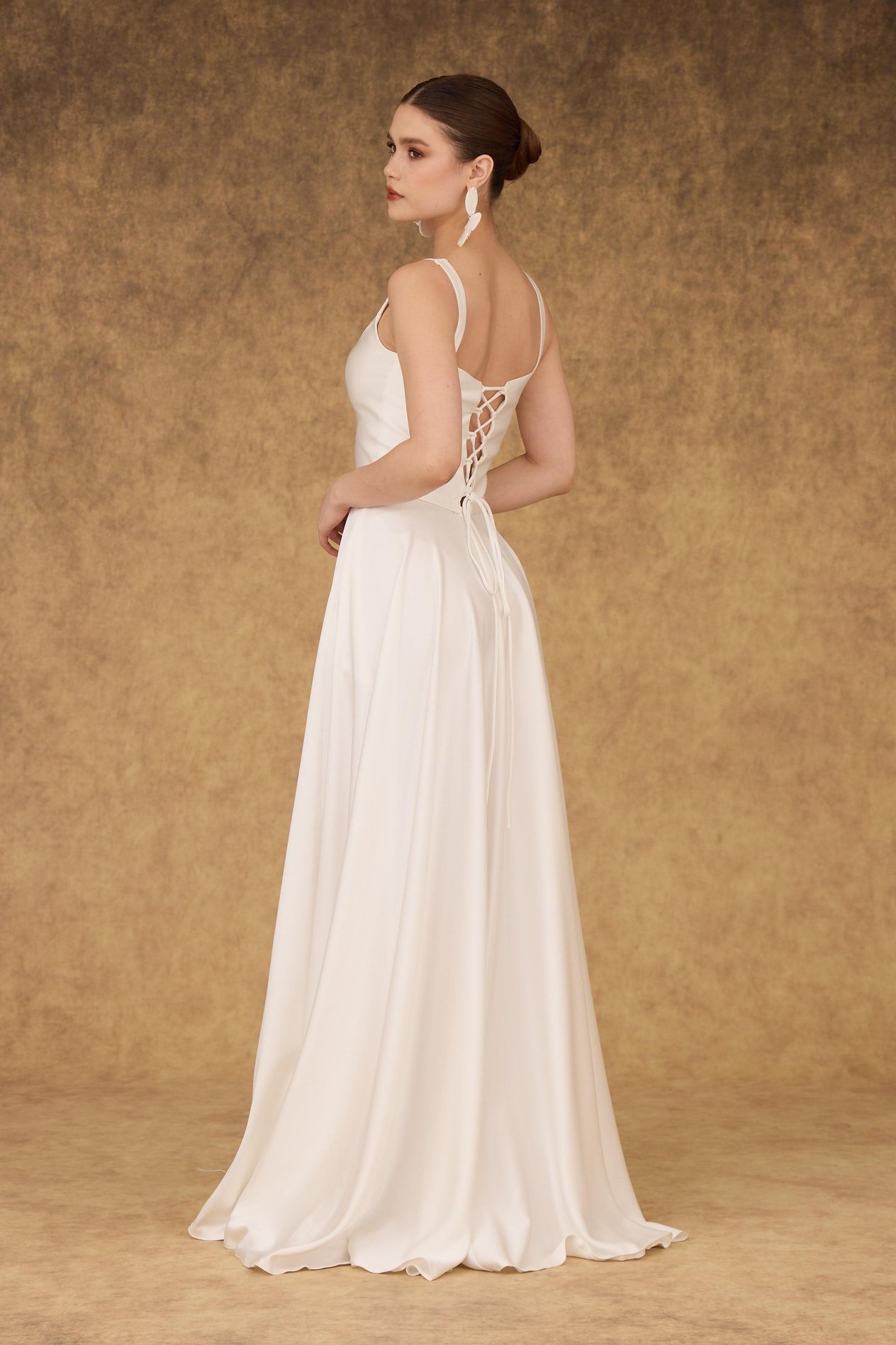 58506-2CARMENCarmen Beyaz Kare Yaka Saten Nikah Elbisesi