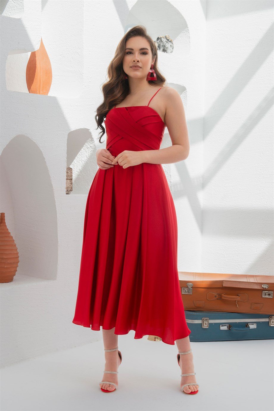 55918-13Miss CarmenMiss Carmen Kırmızı Saten Drapeli Abiye Elbise