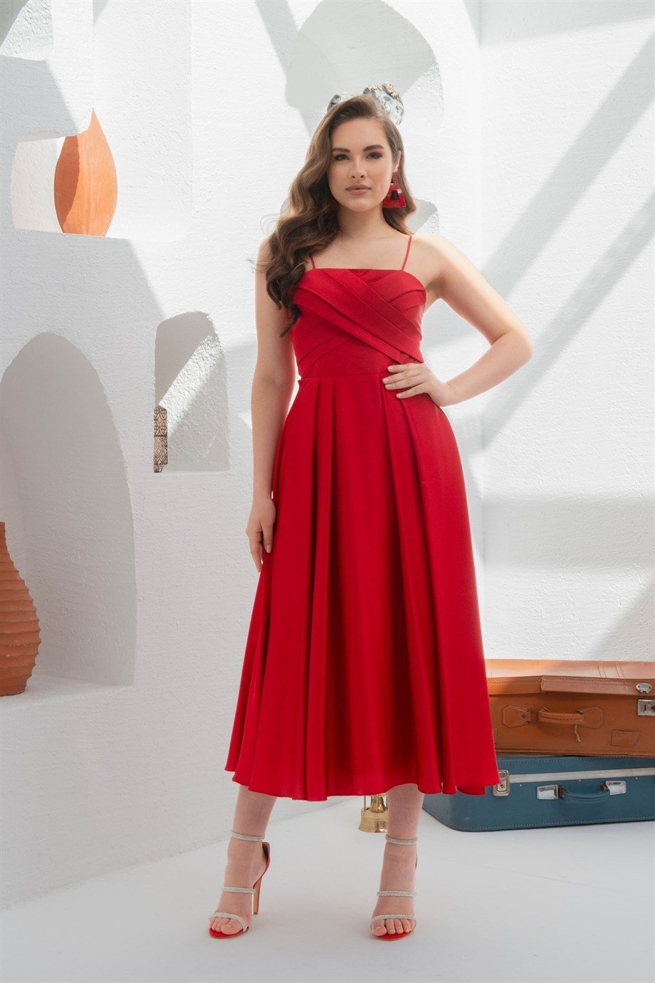 55918-13Miss CarmenMiss Carmen Kırmızı Saten Drapeli Abiye Elbise