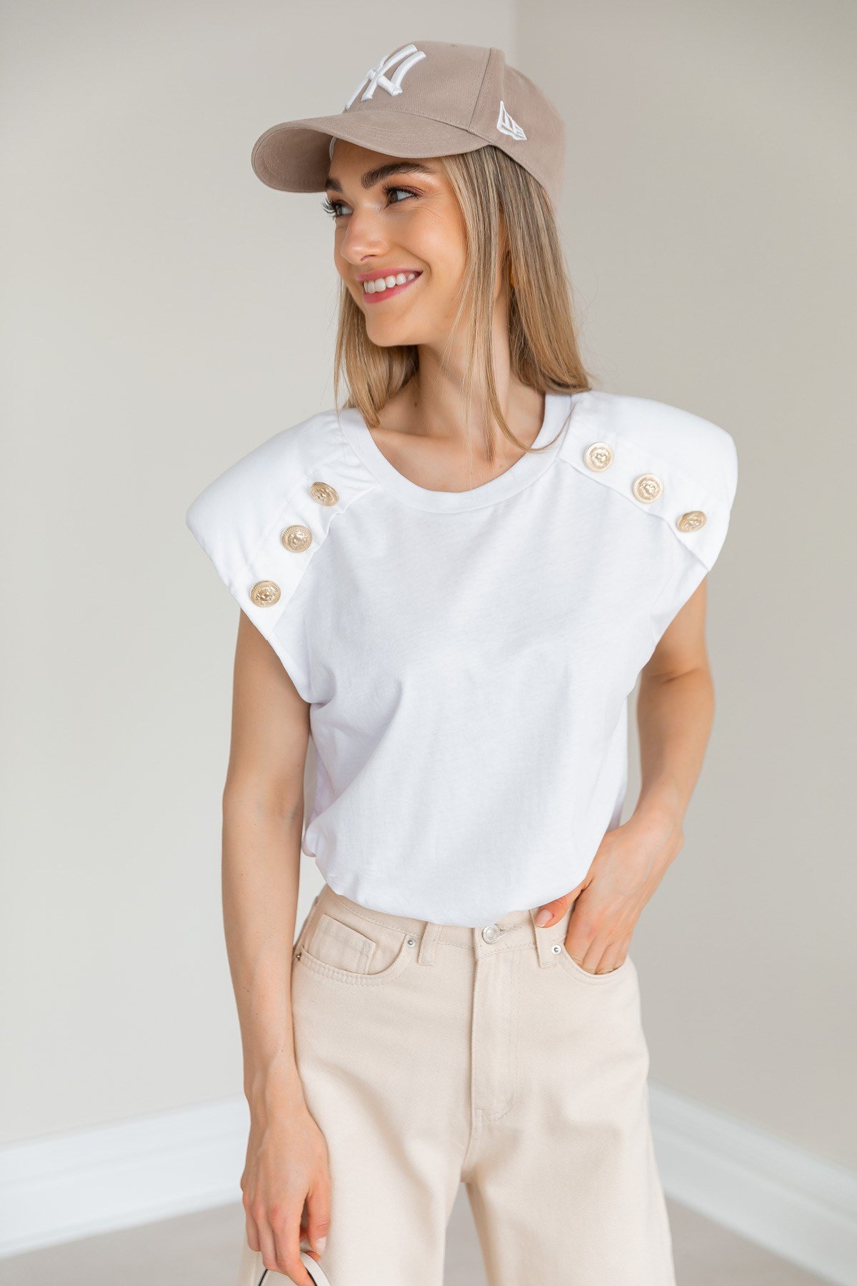 Gold Düğme Detay T-Shirt - BEYAZ