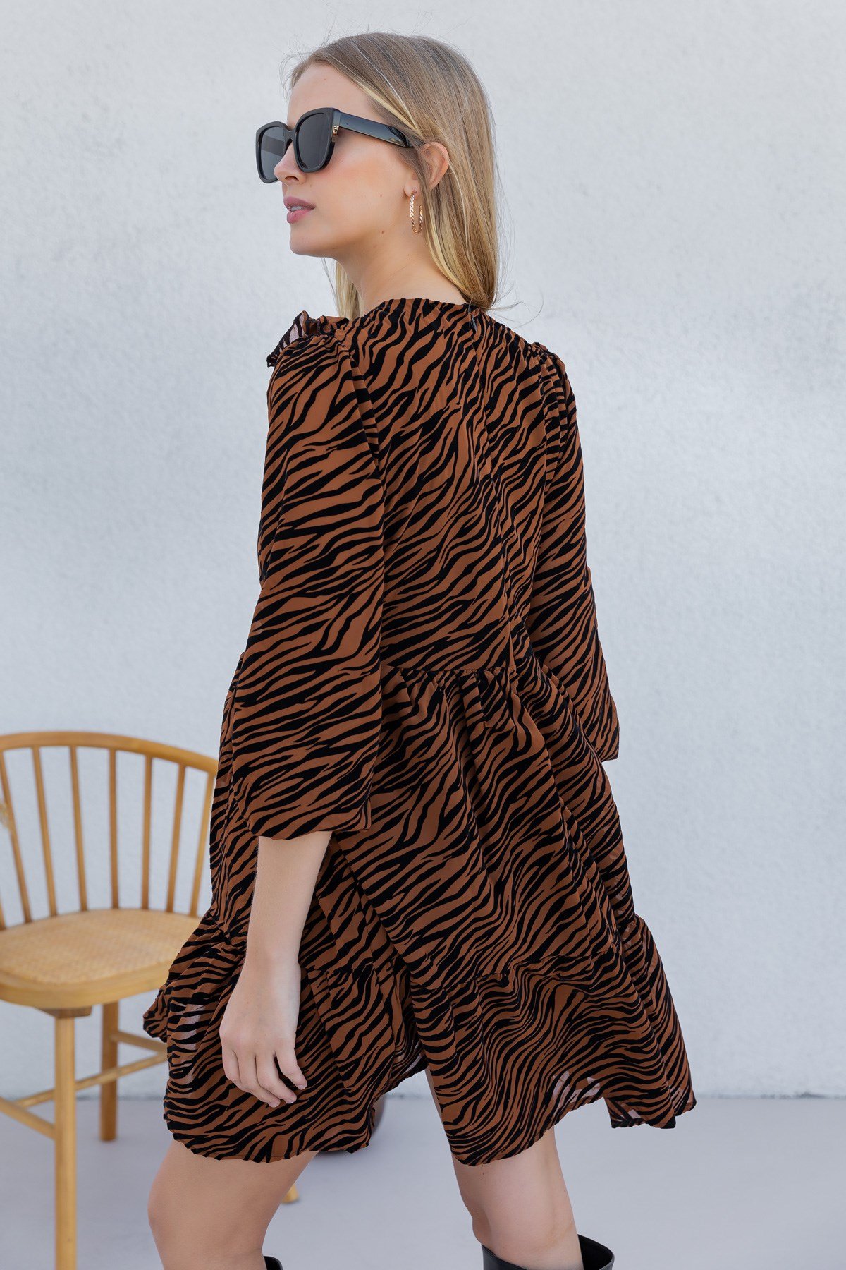 Zebra Desen Yaka Detay Elbise - KAHVERENGİ