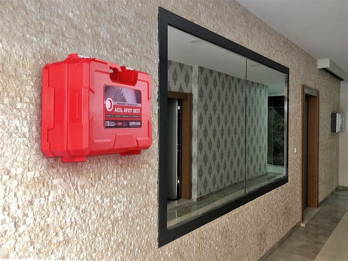 Super Bag Acil Afet Ve Deprem Seti Çantası Yönetmeliğe Uygun İçi Dolu 